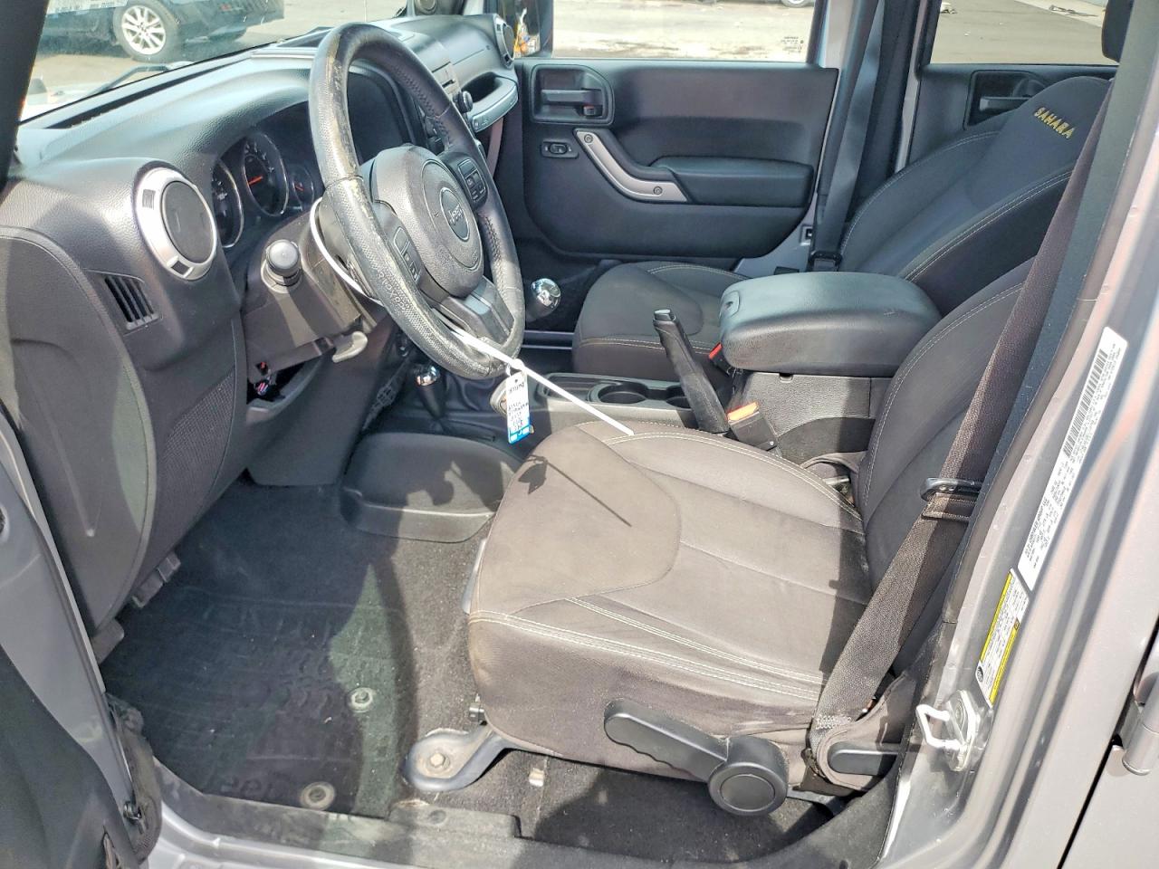 2014 Jeep Wrangler Unlimited Sahara Silver vin: 1C4BJWEG8EL110749
