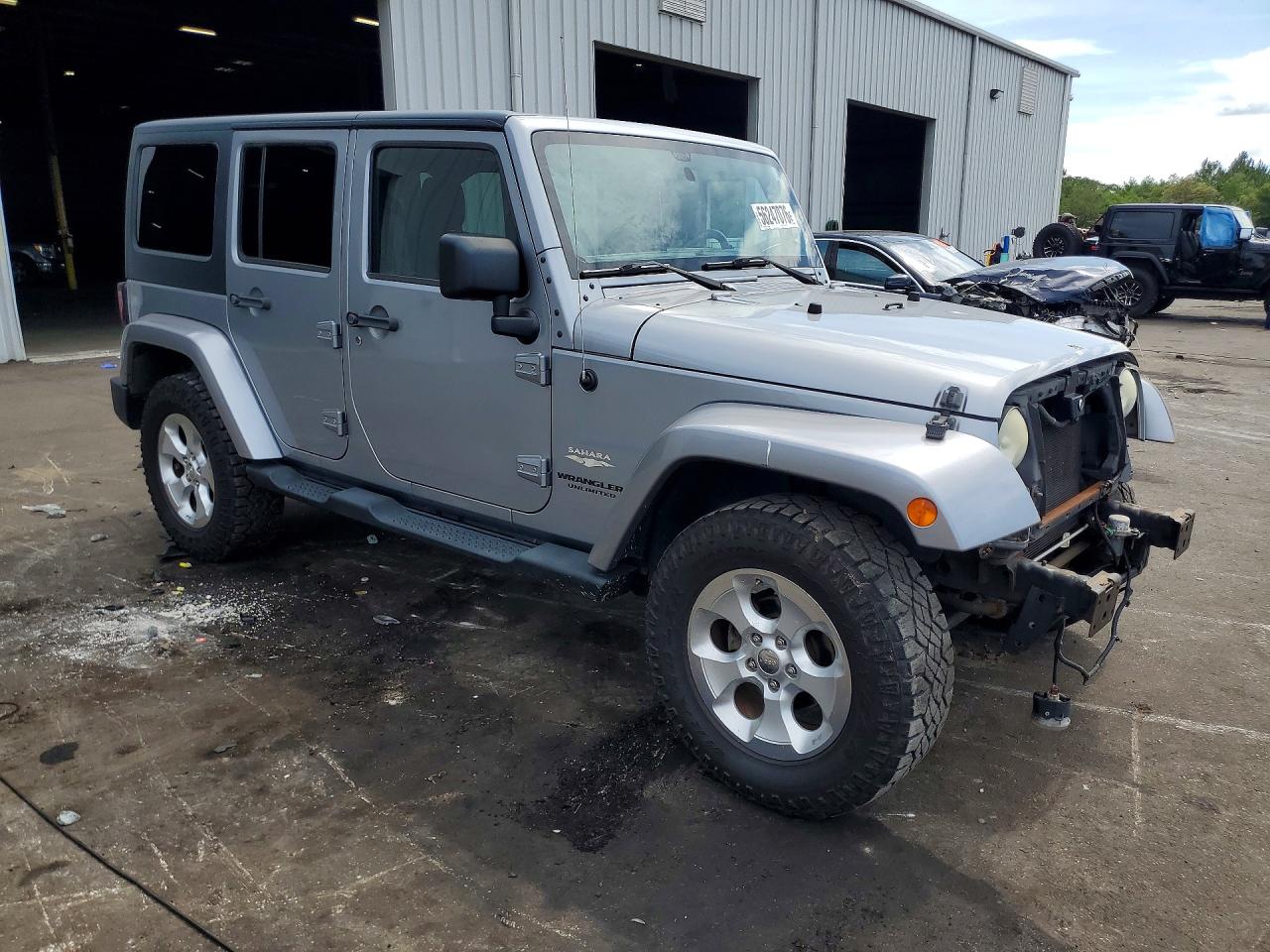 2014 Jeep Wrangler Unlimited Sahara Silver vin: 1C4BJWEG8EL110749