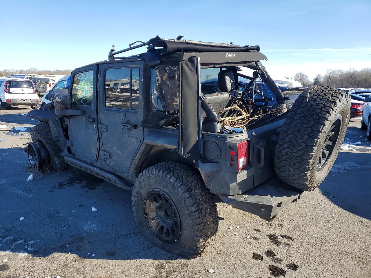 2014 Jeep Wrangler Unlimited Sahara Black vin: 1C4BJWEG8EL141743