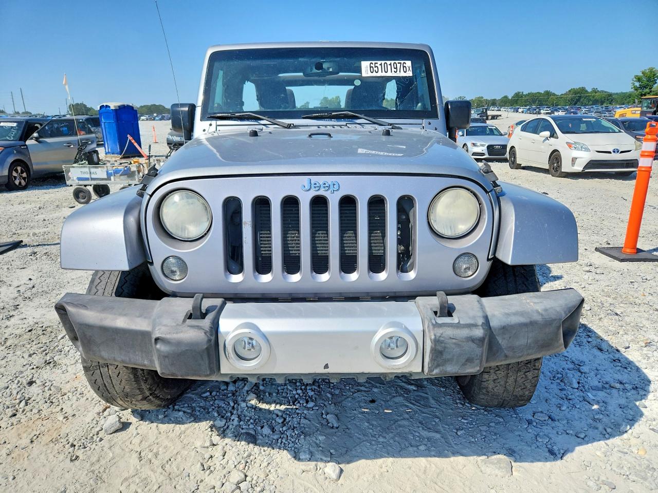 2014 Jeep Wrangler Unlimited Sahara Silver vin: 1C4BJWEG8EL220166