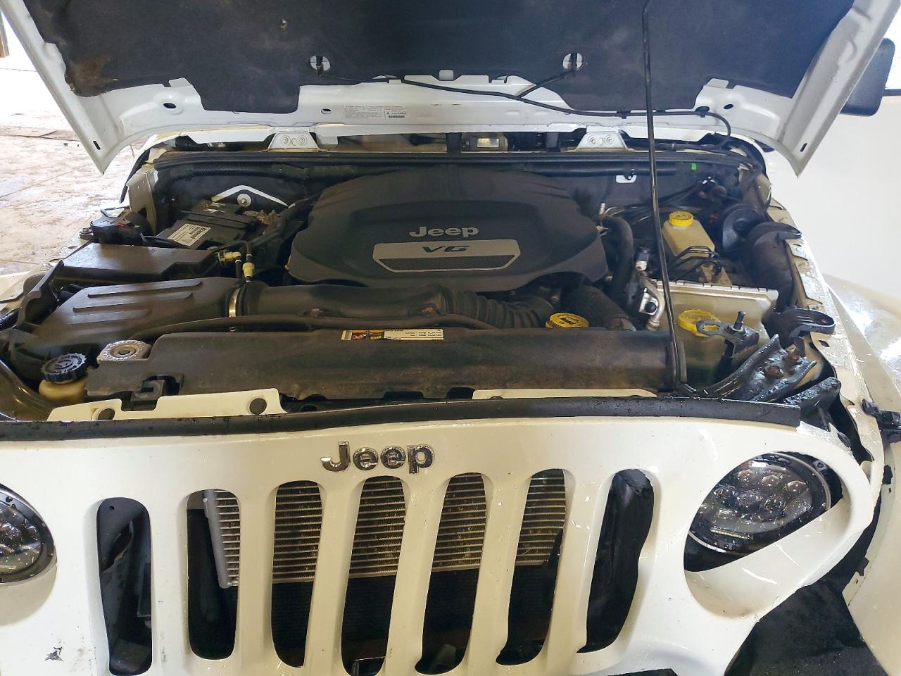 2014 Jeep Wrangler Unlimited Sahara Белый vin: 1C4BJWEG8EL258092