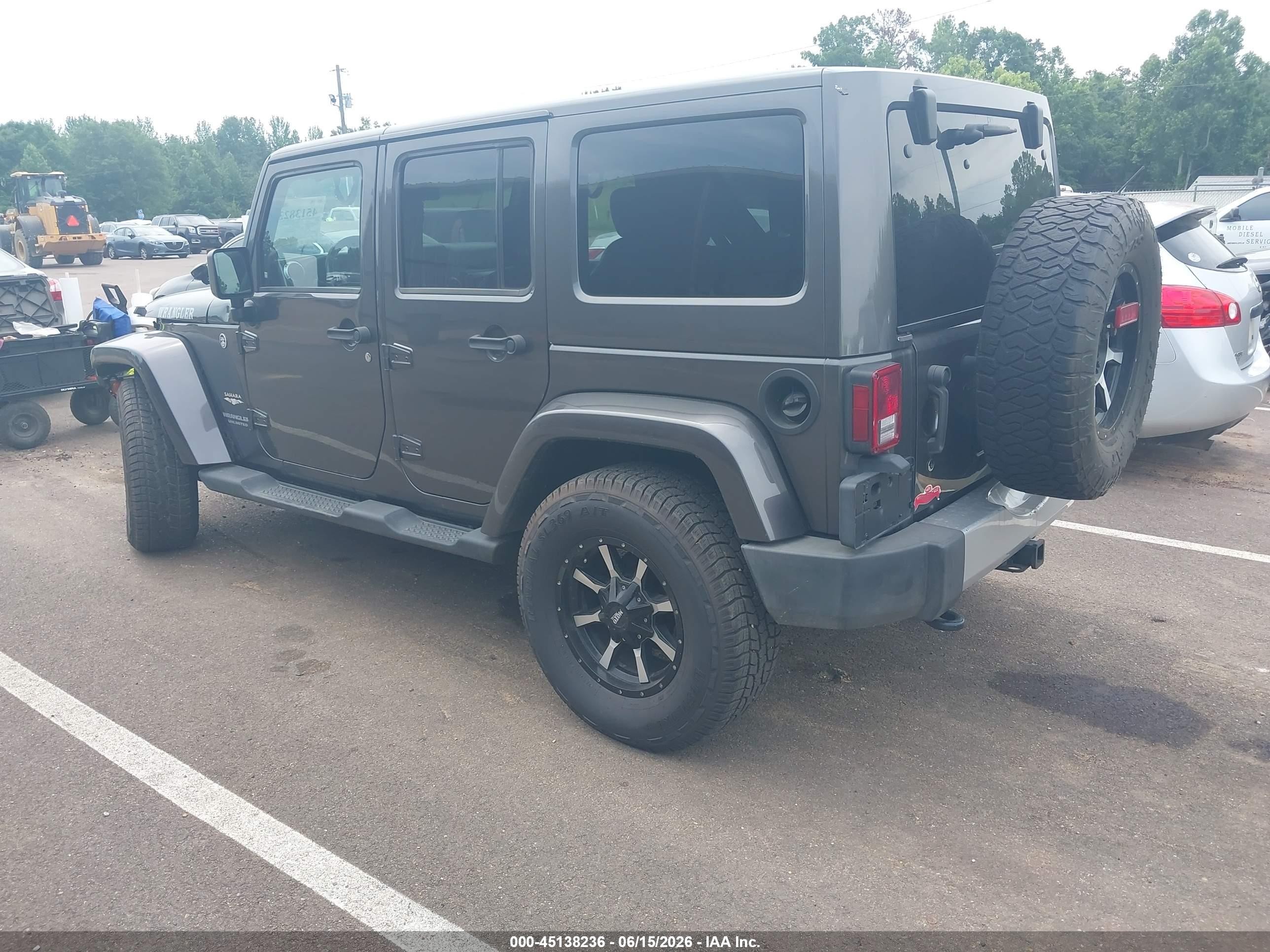 2014 Jeep Wrangler Unlimited Sahara Gray vin: 1C4BJWEG8EL296289