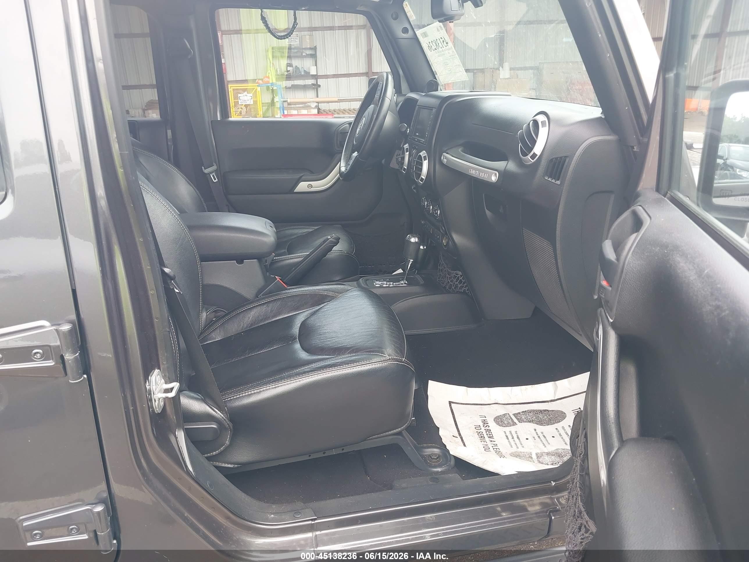 2014 Jeep Wrangler Unlimited Sahara Gray vin: 1C4BJWEG8EL296289
