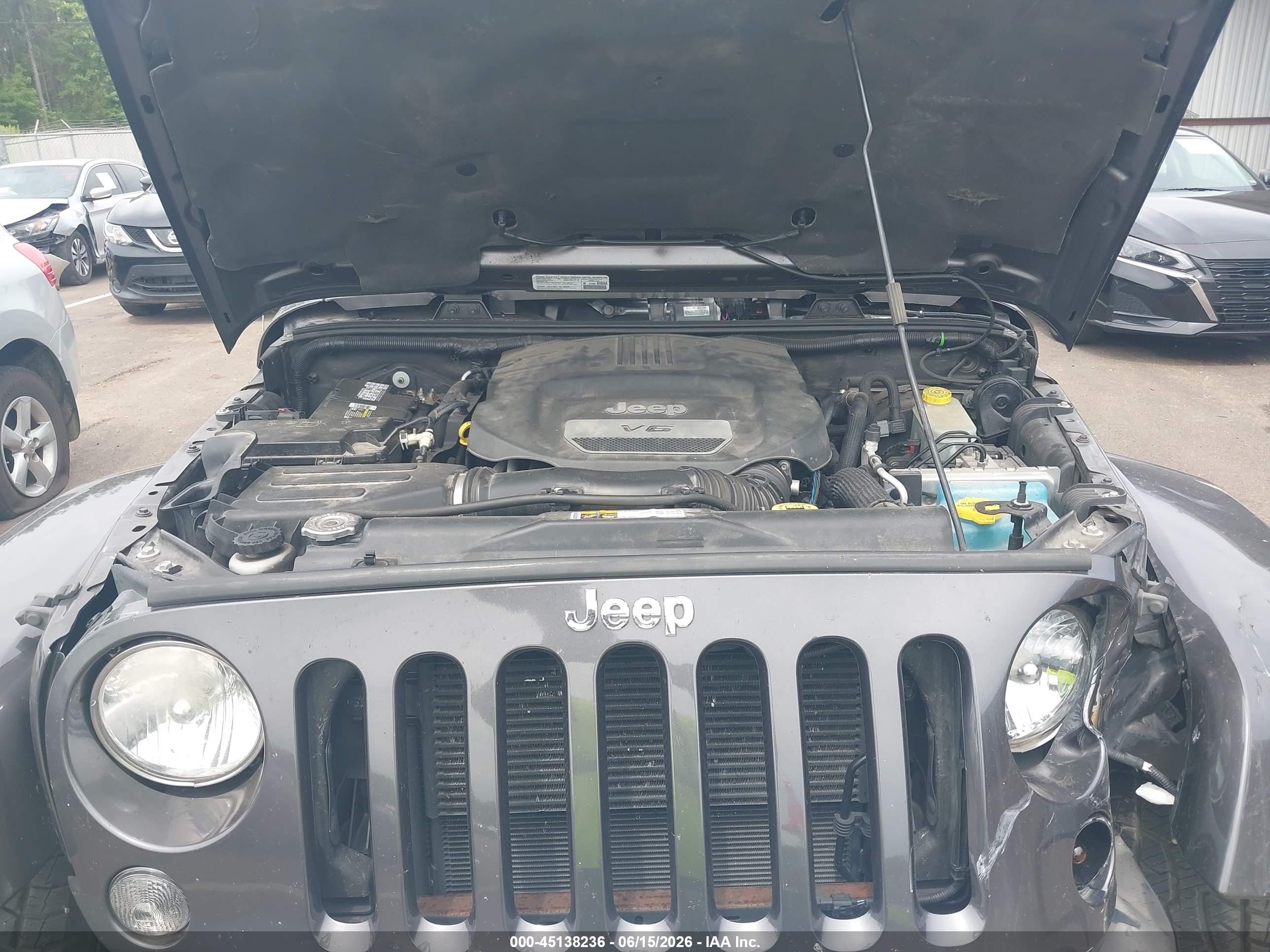 2014 Jeep Wrangler Unlimited Sahara Gray vin: 1C4BJWEG8EL296289
