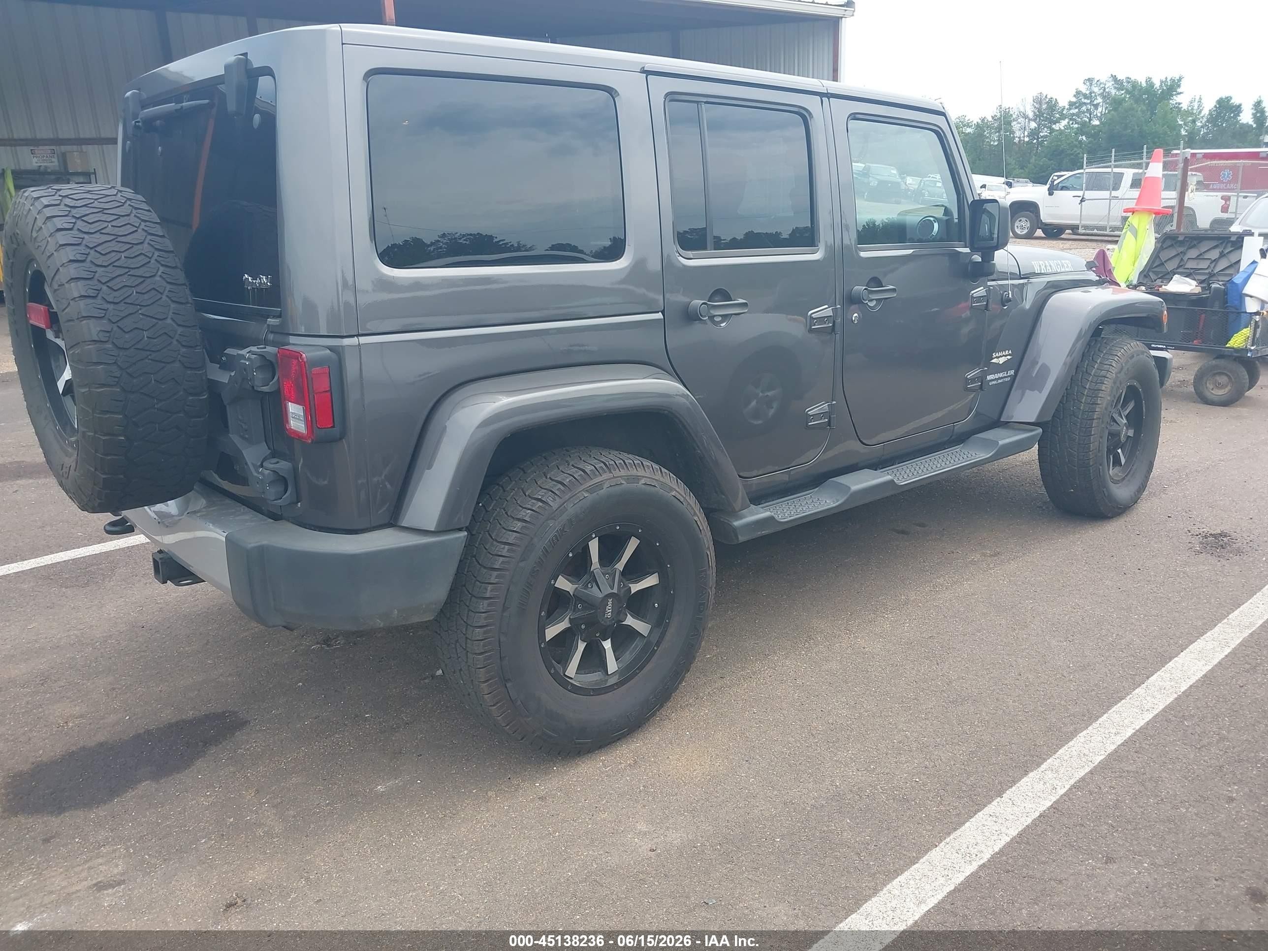 2014 Jeep Wrangler Unlimited Sahara Gray vin: 1C4BJWEG8EL296289