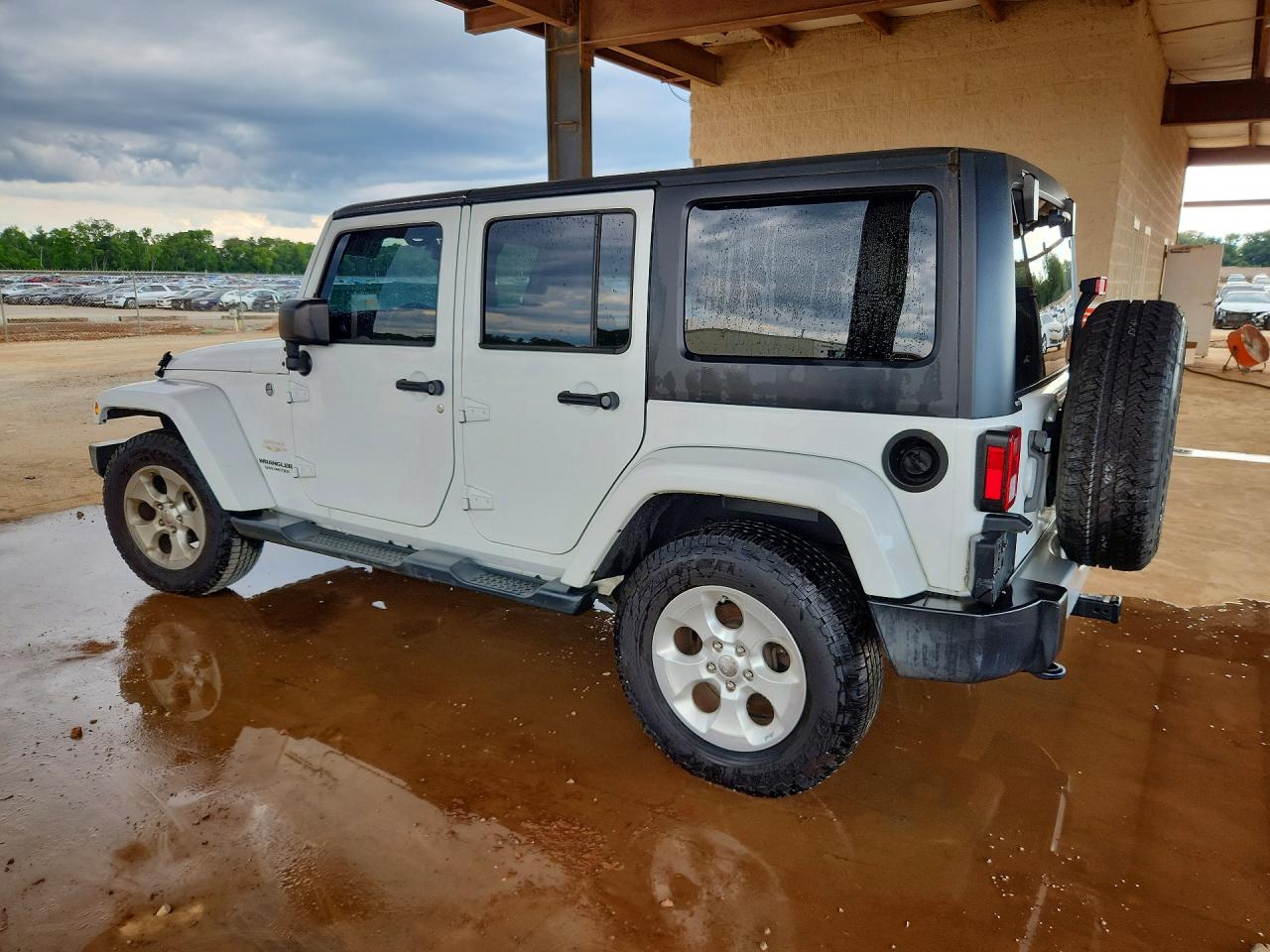 2015 Jeep Wrangler Unlimited Sahara White vin: 1C4BJWEG8FL573444