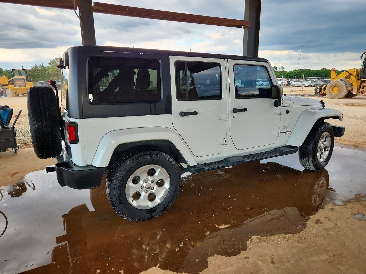 2015 Jeep Wrangler Unlimited Sahara White vin: 1C4BJWEG8FL573444