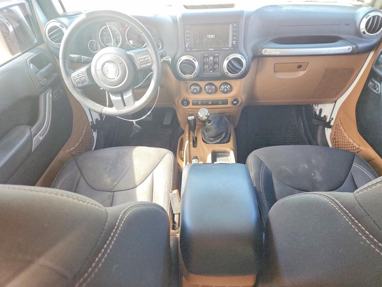 2015 Jeep Wrangler Unlimited Sahara White vin: 1C4BJWEG8FL573444