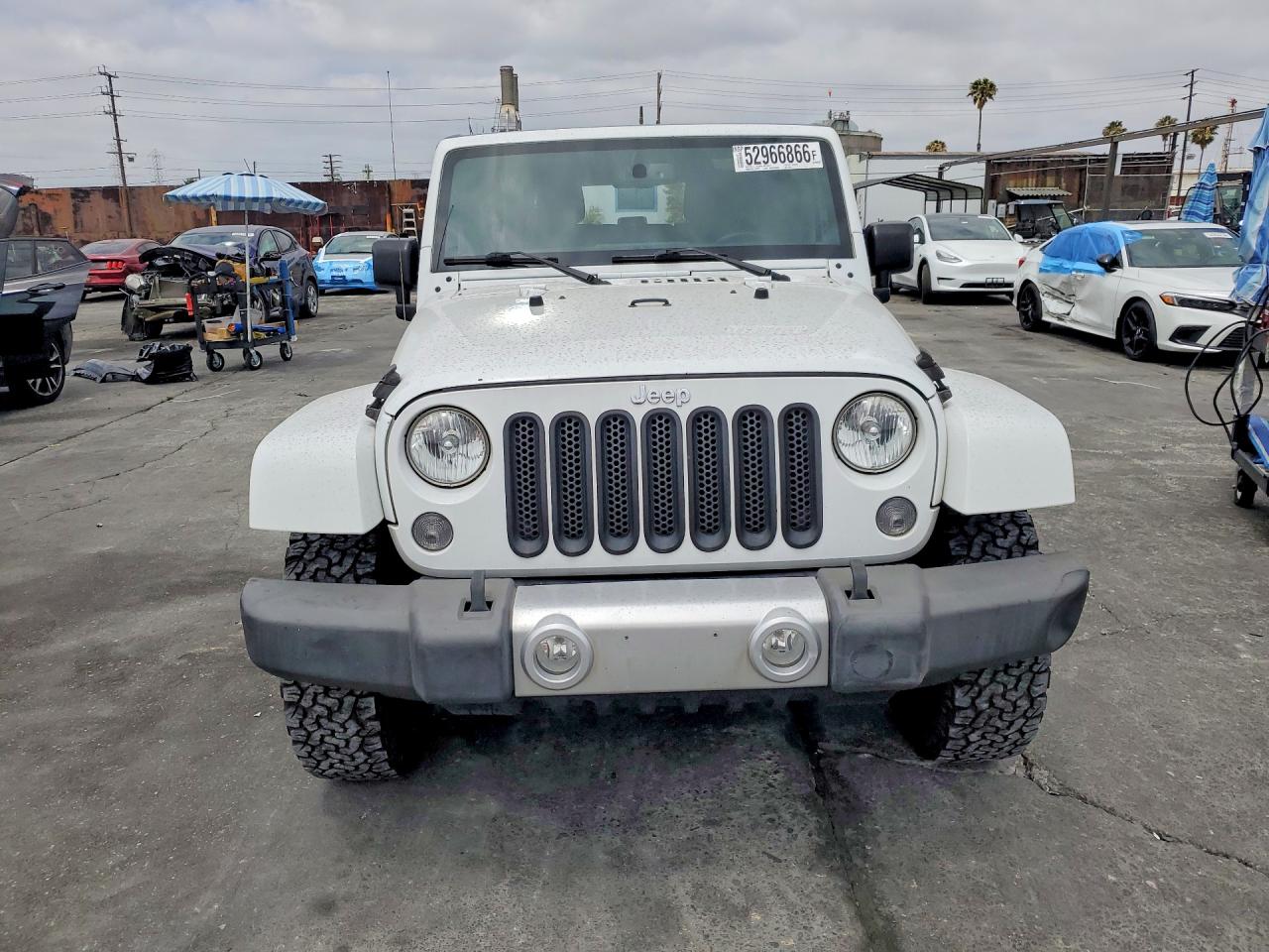 2015 Jeep Wrangler Unlimited Sahara White vin: 1C4BJWEG8FL576411