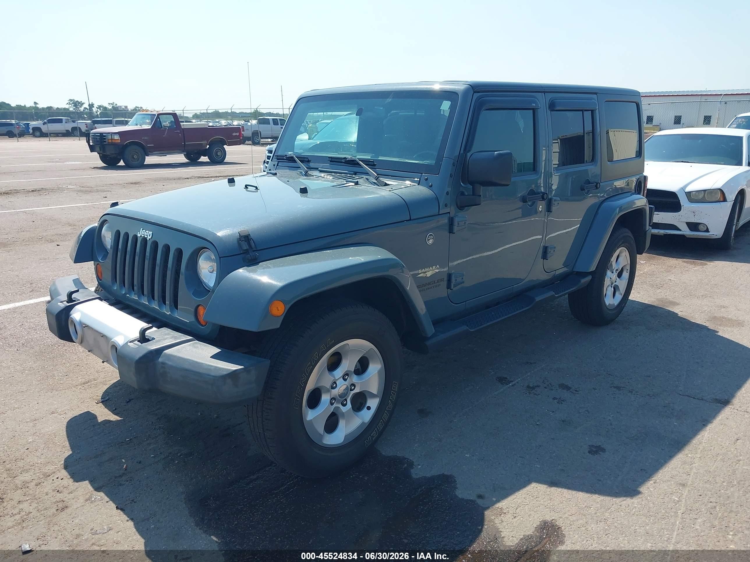 2015 Jeep Wrangler Unlimited Sahara Gray vin: 1C4BJWEG8FL586596