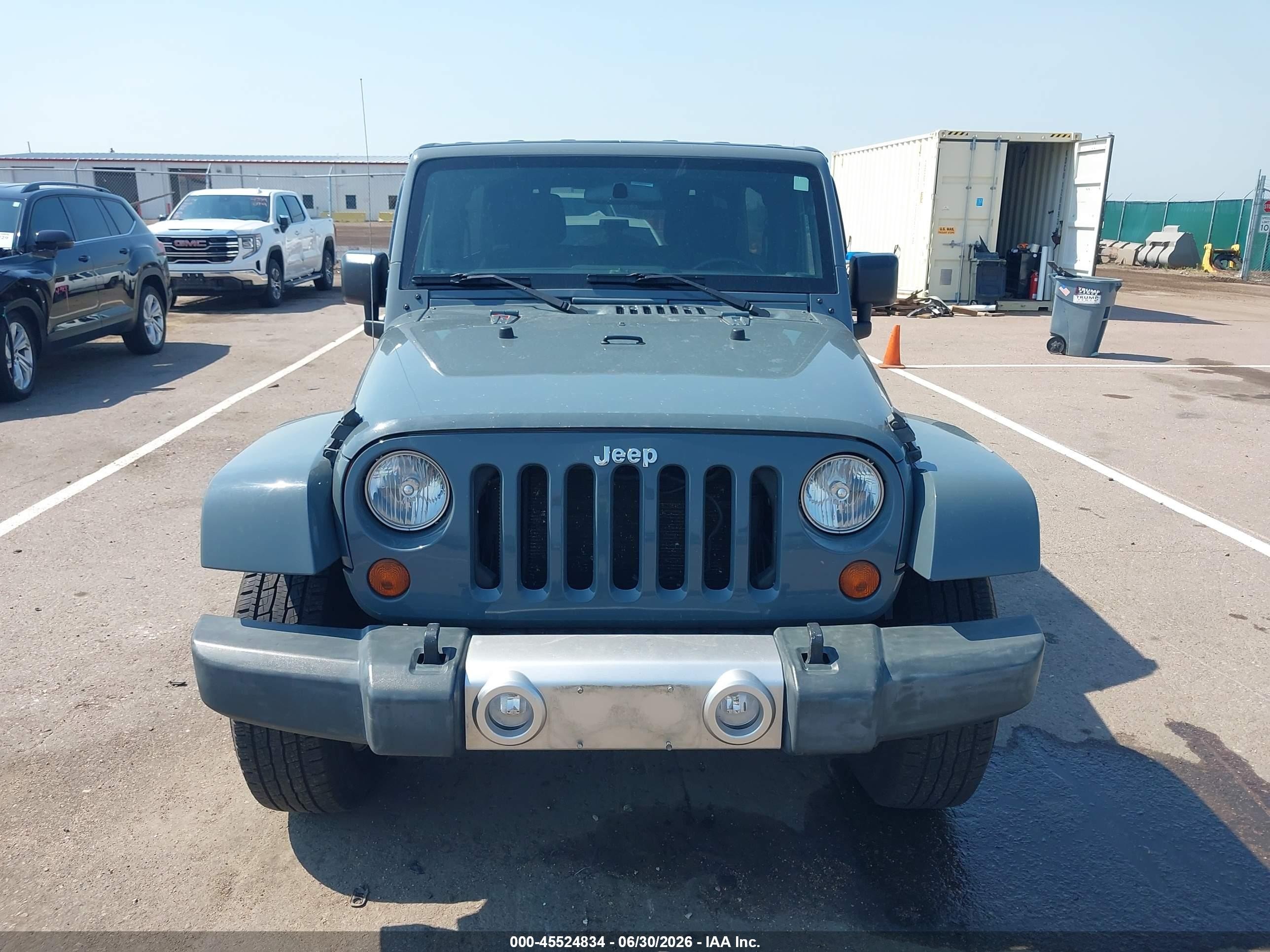 2015 Jeep Wrangler Unlimited Sahara Gray vin: 1C4BJWEG8FL586596