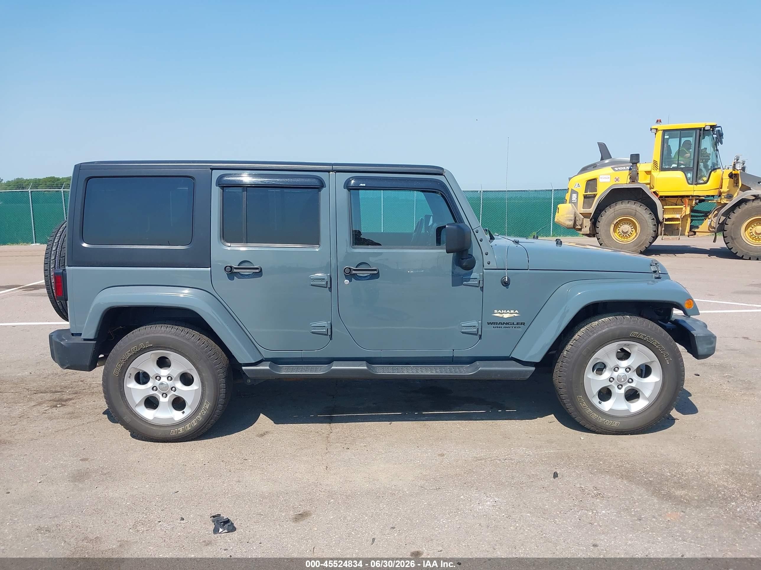 2015 Jeep Wrangler Unlimited Sahara Gray vin: 1C4BJWEG8FL586596