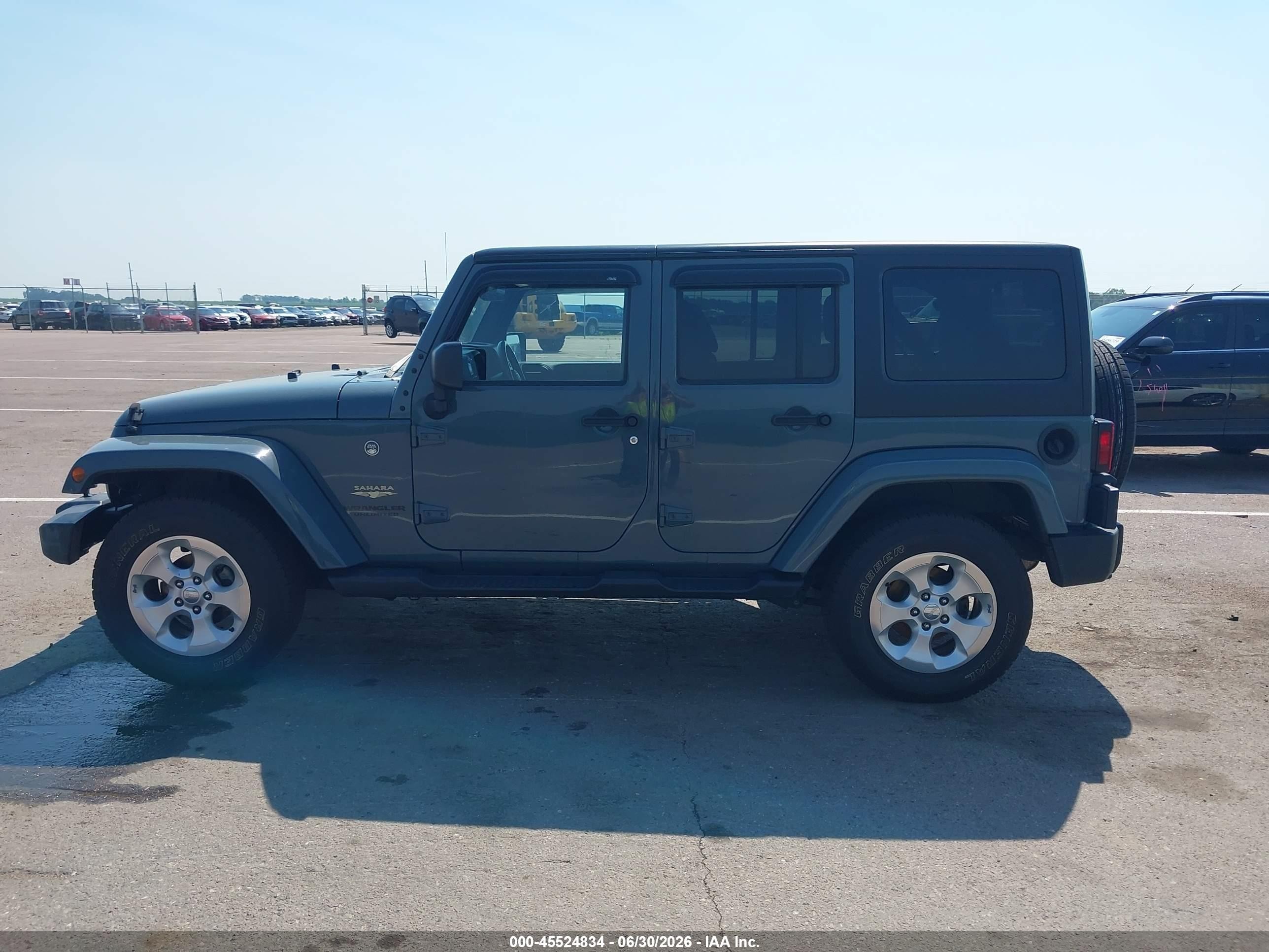 2015 Jeep Wrangler Unlimited Sahara Gray vin: 1C4BJWEG8FL586596