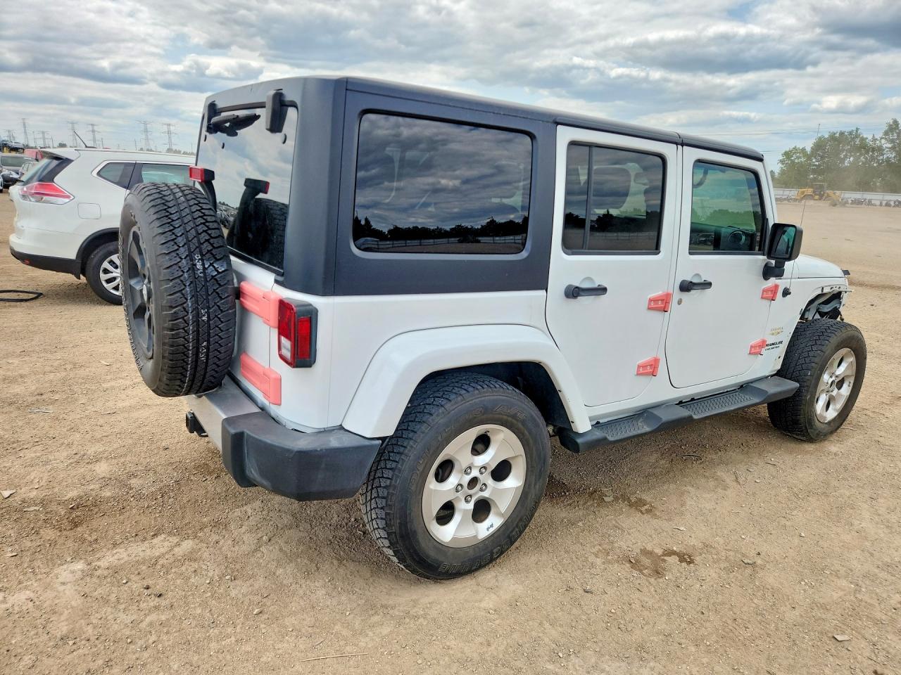 2015 Jeep Wrangler Unlimited Sahara White vin: 1C4BJWEG8FL624330
