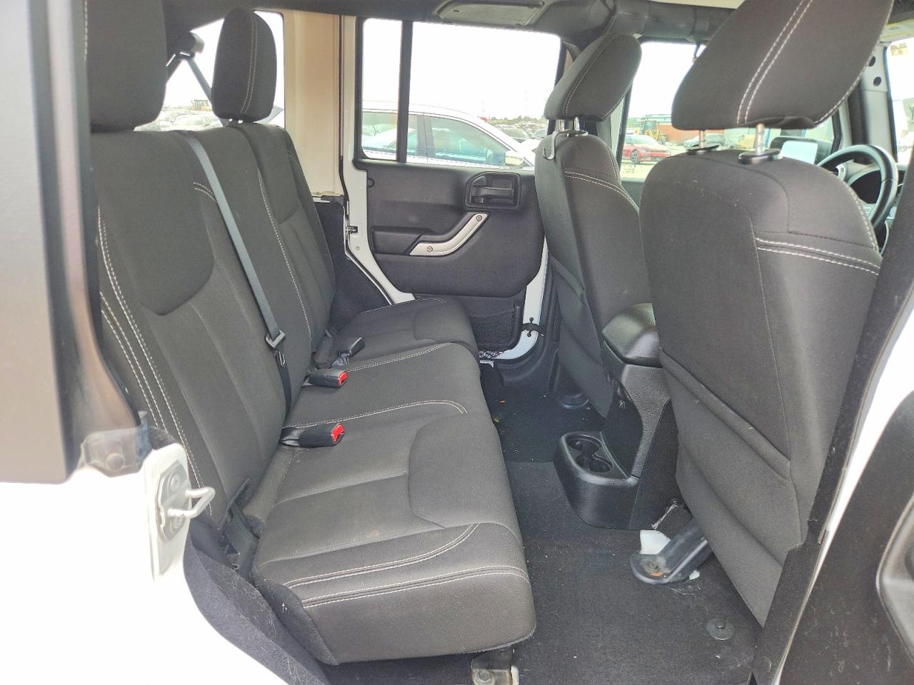 2015 Jeep Wrangler Unlimited Sahara White vin: 1C4BJWEG8FL624330
