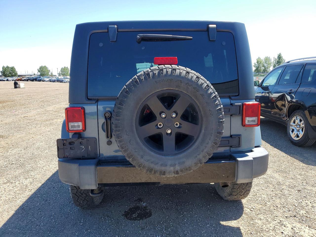 2015 Jeep Wrangler Unlimited Sahara Gray vin: 1C4BJWEG8FL627826