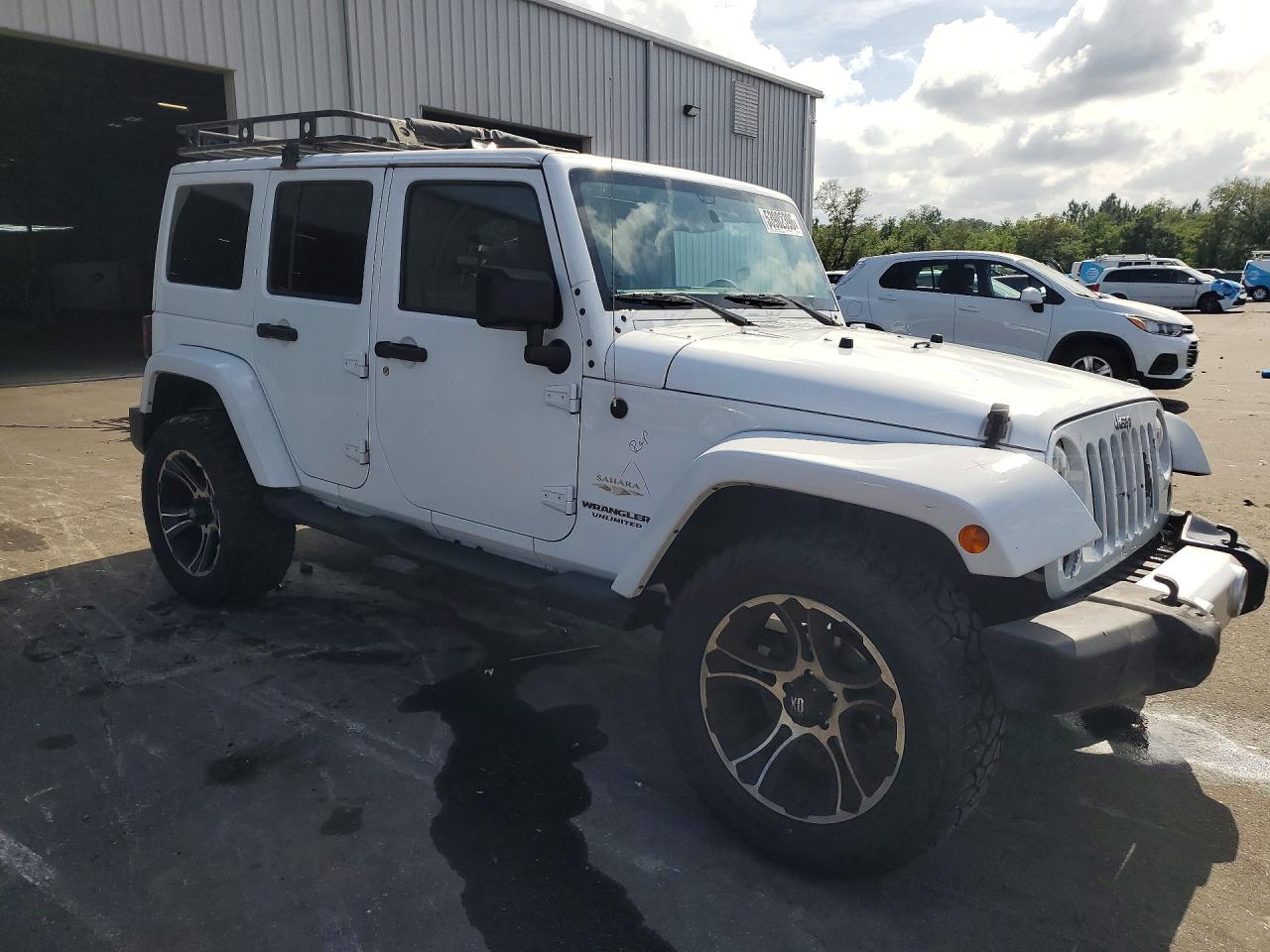 2015 Jeep Wrangler Unlimited Sahara White vin: 1C4BJWEG8FL678520