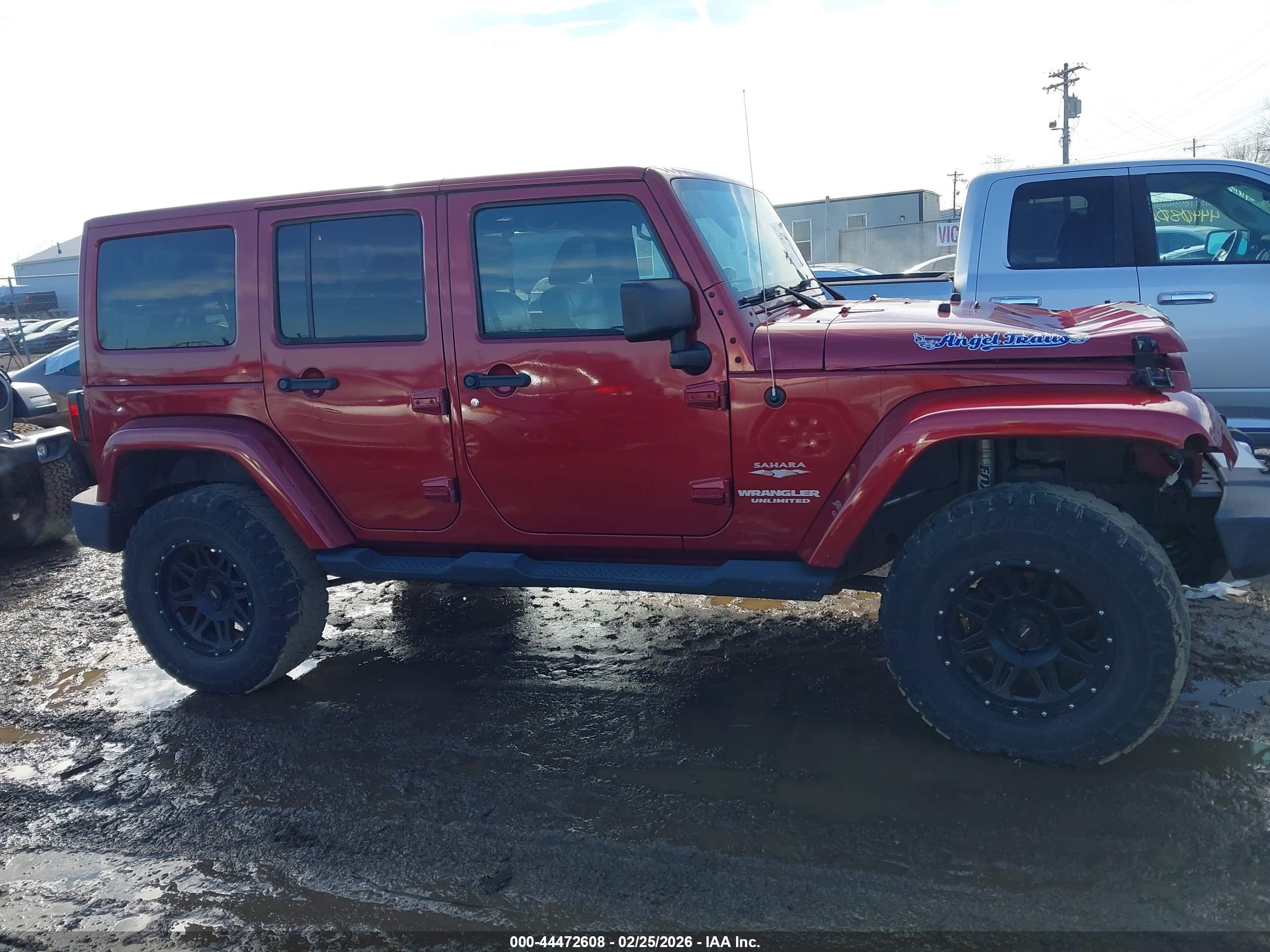 2012 Jeep Wrangler Unlimited Sahara Red vin: 1C4BJWEG9CL110997
