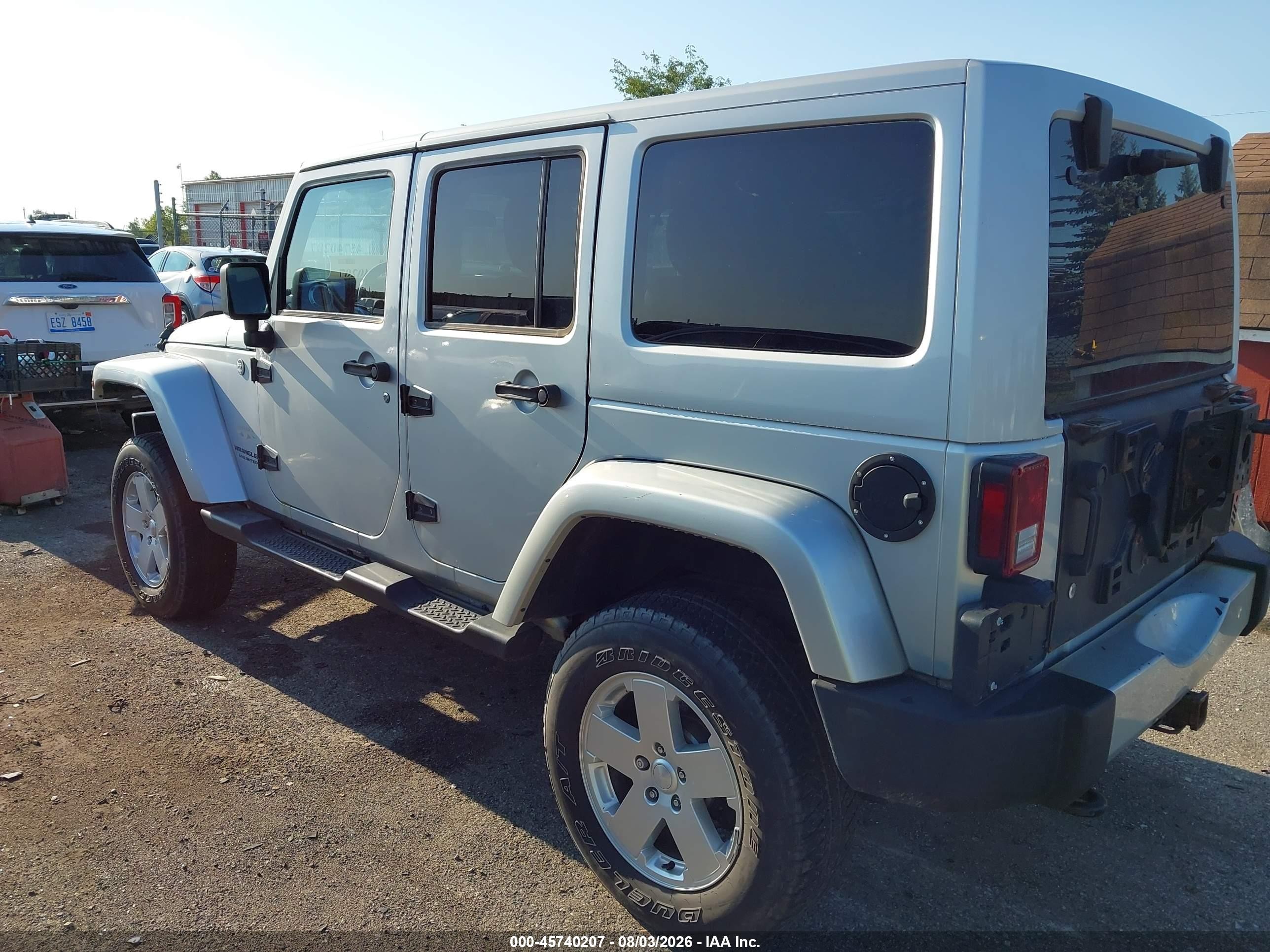 2012 Jeep Wrangler Unlimited Sahara Silver vin: 1C4BJWEG9CL178278
