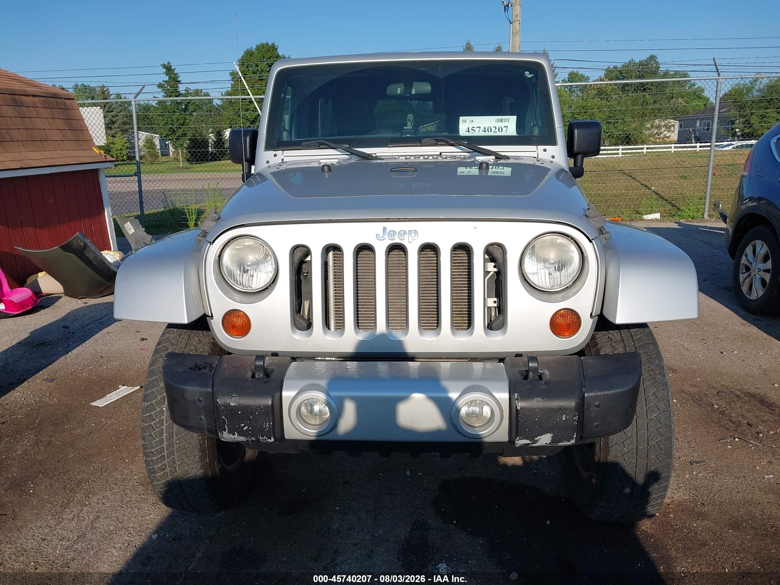 2012 Jeep Wrangler Unlimited Sahara Silver vin: 1C4BJWEG9CL178278