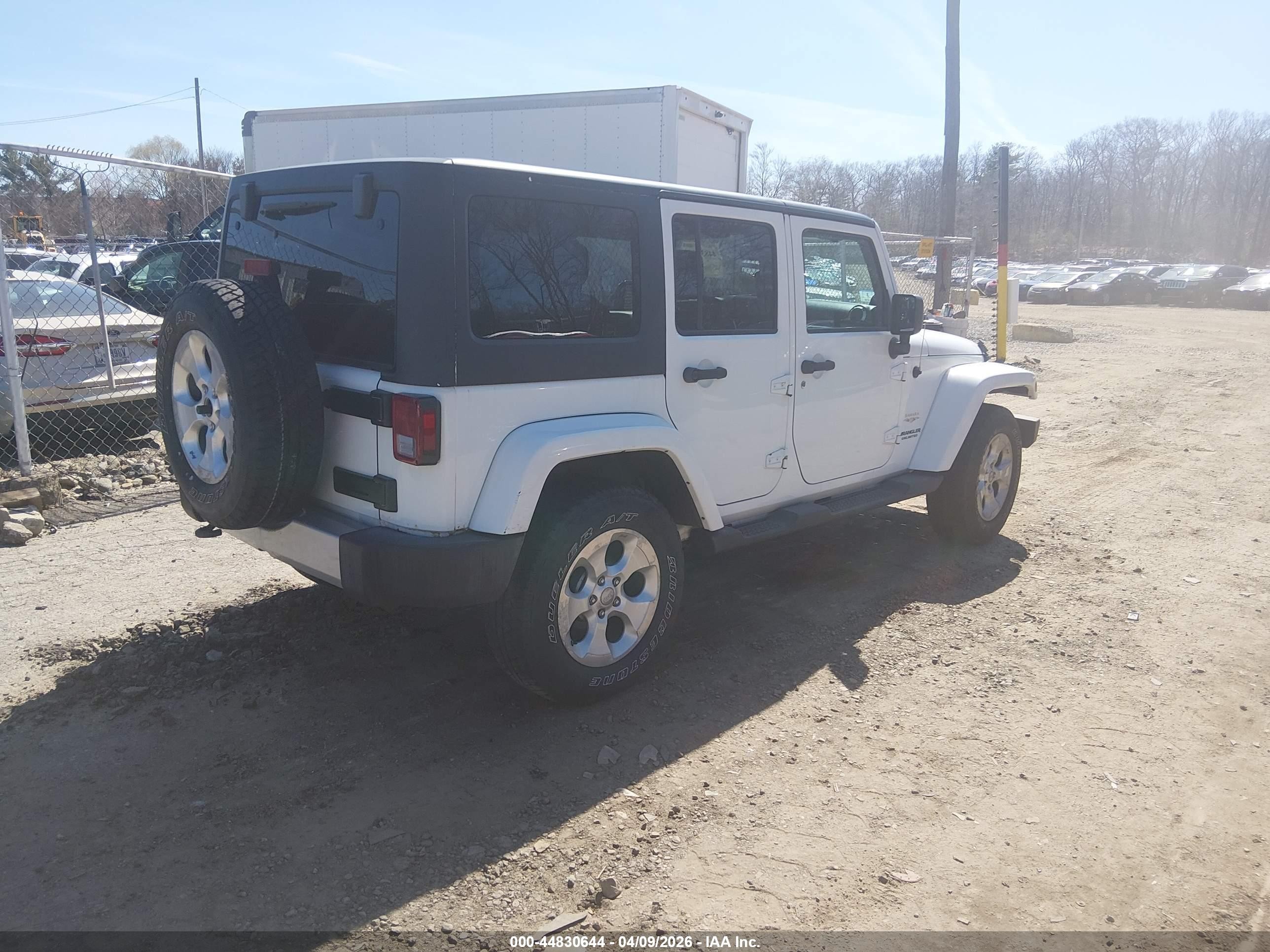 2013 Jeep Wrangler Unlimited Sahara White vin: 1C4BJWEG9DL534195