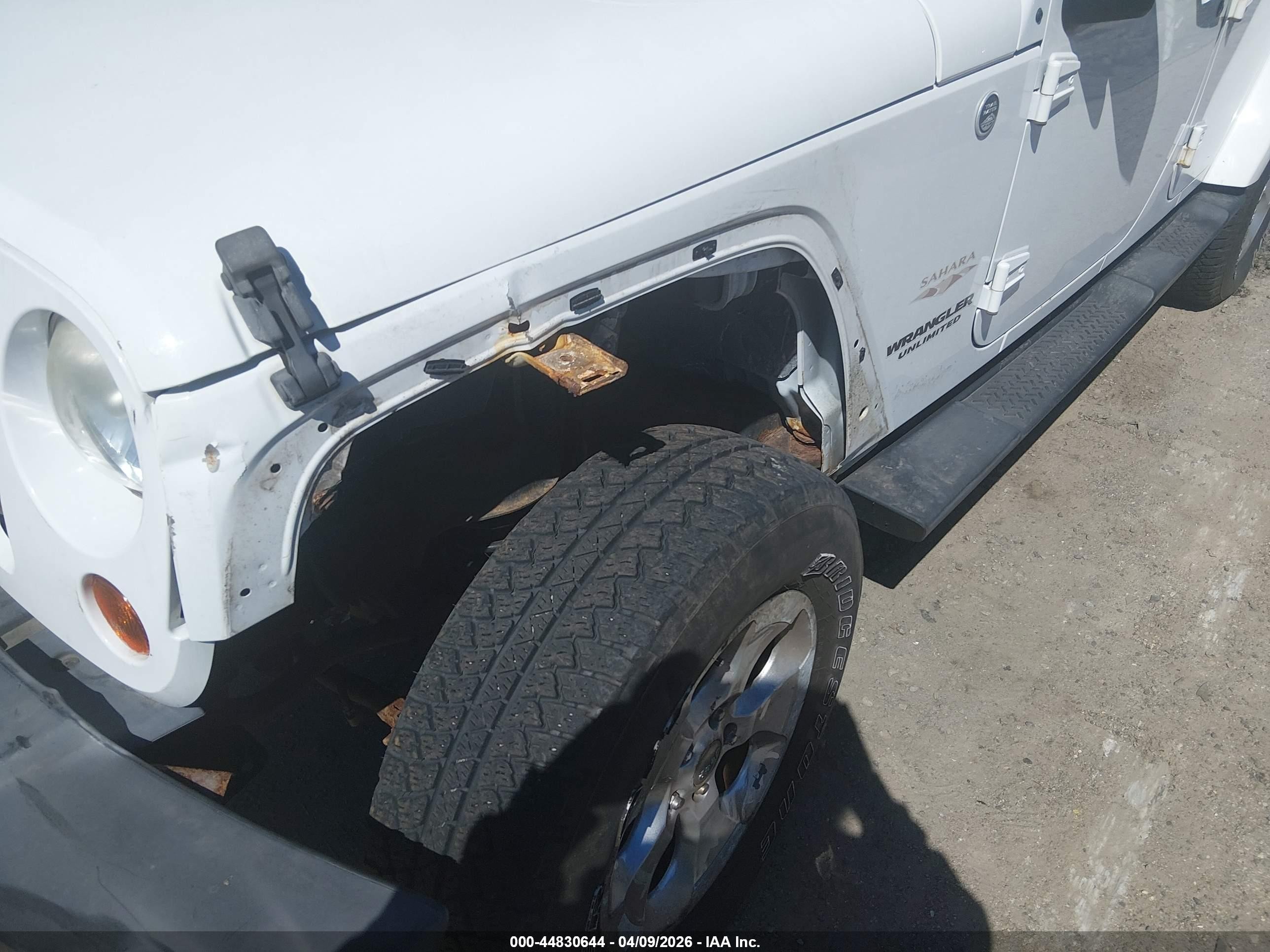 2013 Jeep Wrangler Unlimited Sahara White vin: 1C4BJWEG9DL534195