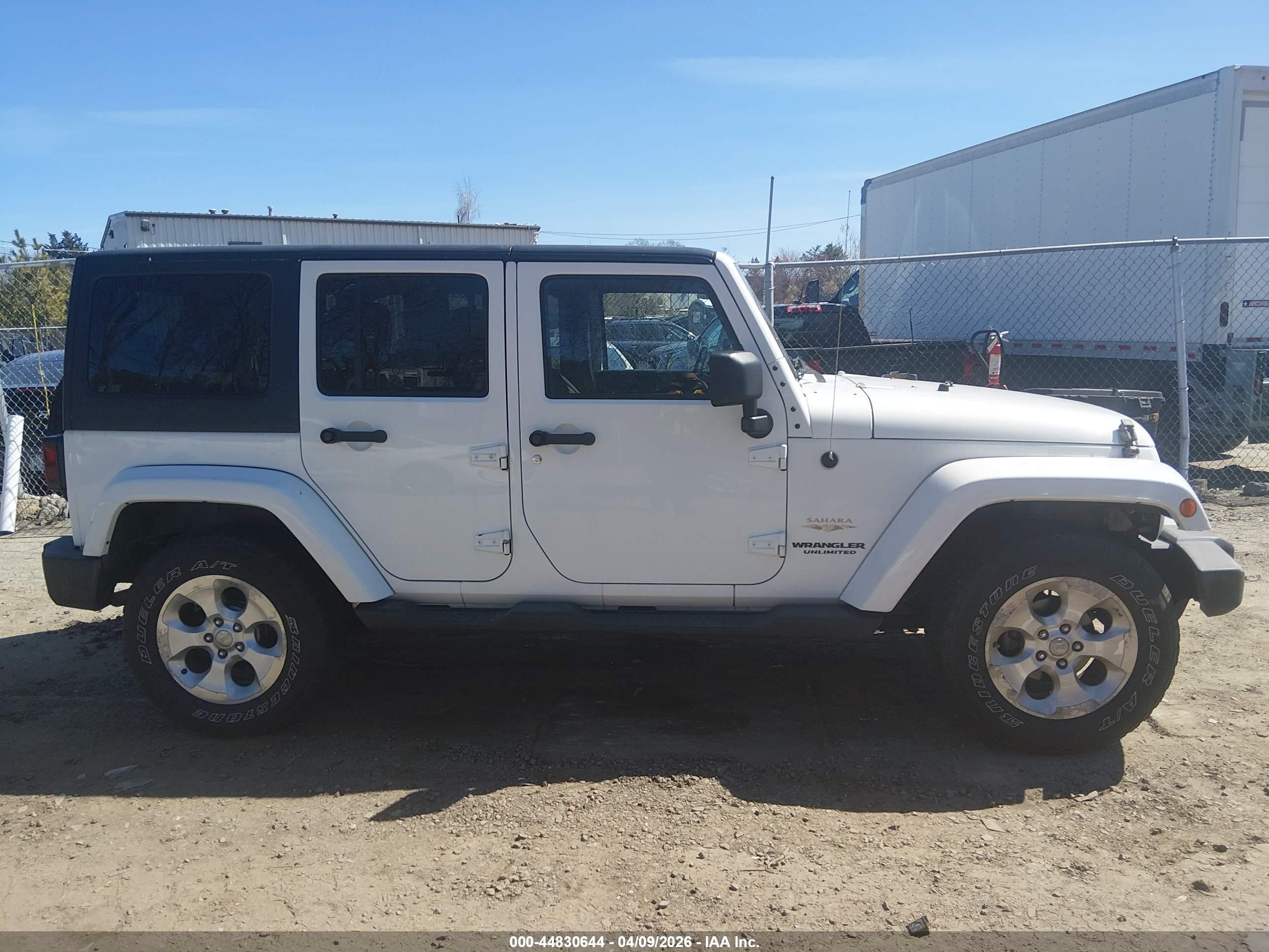 2013 Jeep Wrangler Unlimited Sahara White vin: 1C4BJWEG9DL534195
