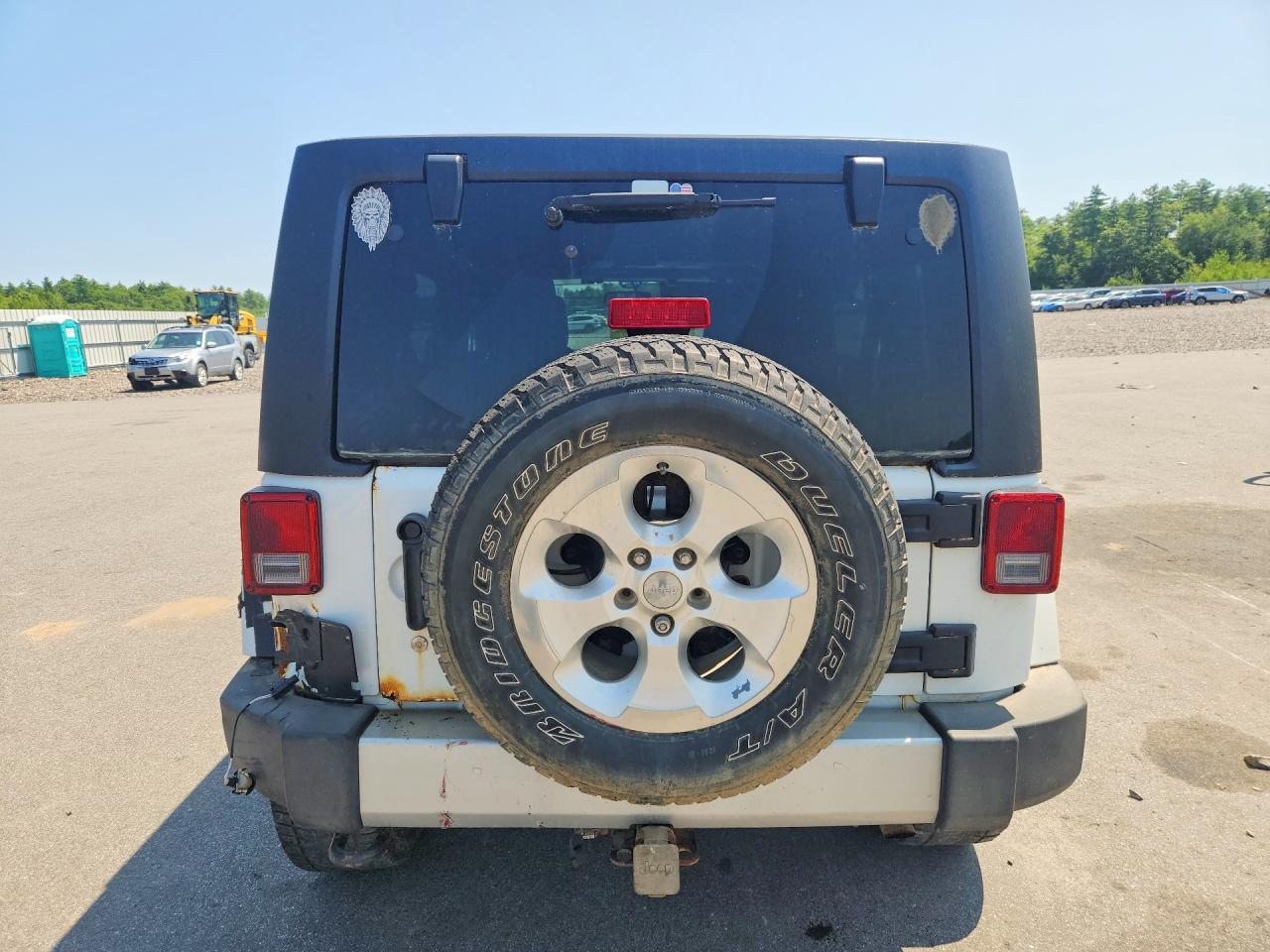 2013 Jeep Wrangler Unlimited Sahara White vin: 1C4BJWEG9DL561655