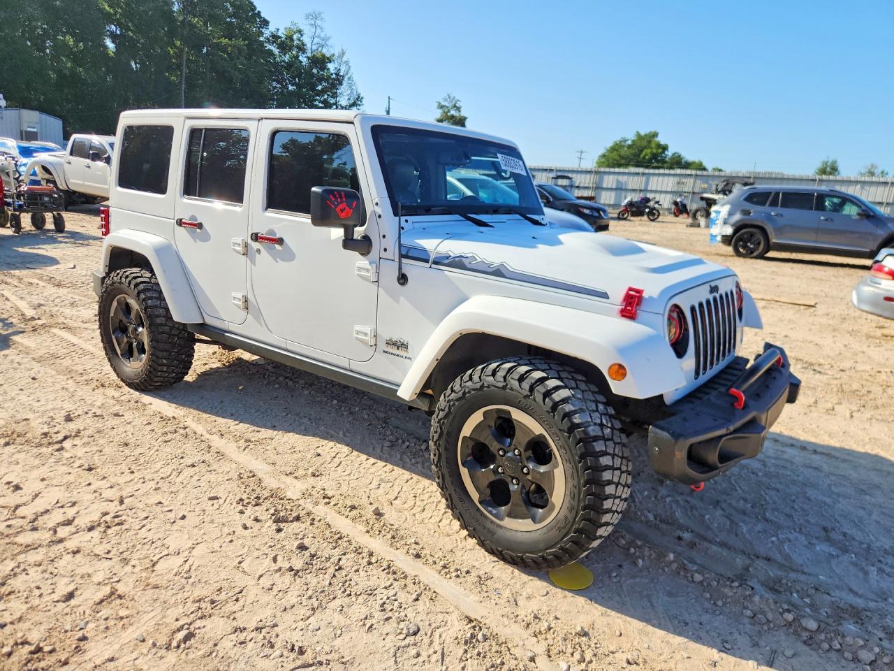 2014 Jeep Wrangler Unlimited Sahara White vin: 1C4BJWEG9EL242693