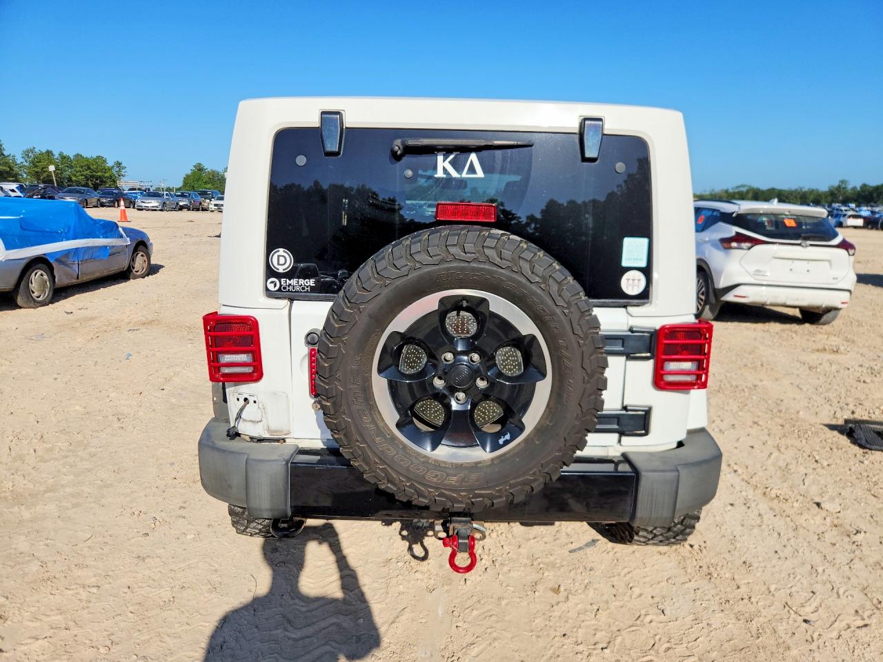 2014 Jeep Wrangler Unlimited Sahara White vin: 1C4BJWEG9EL242693