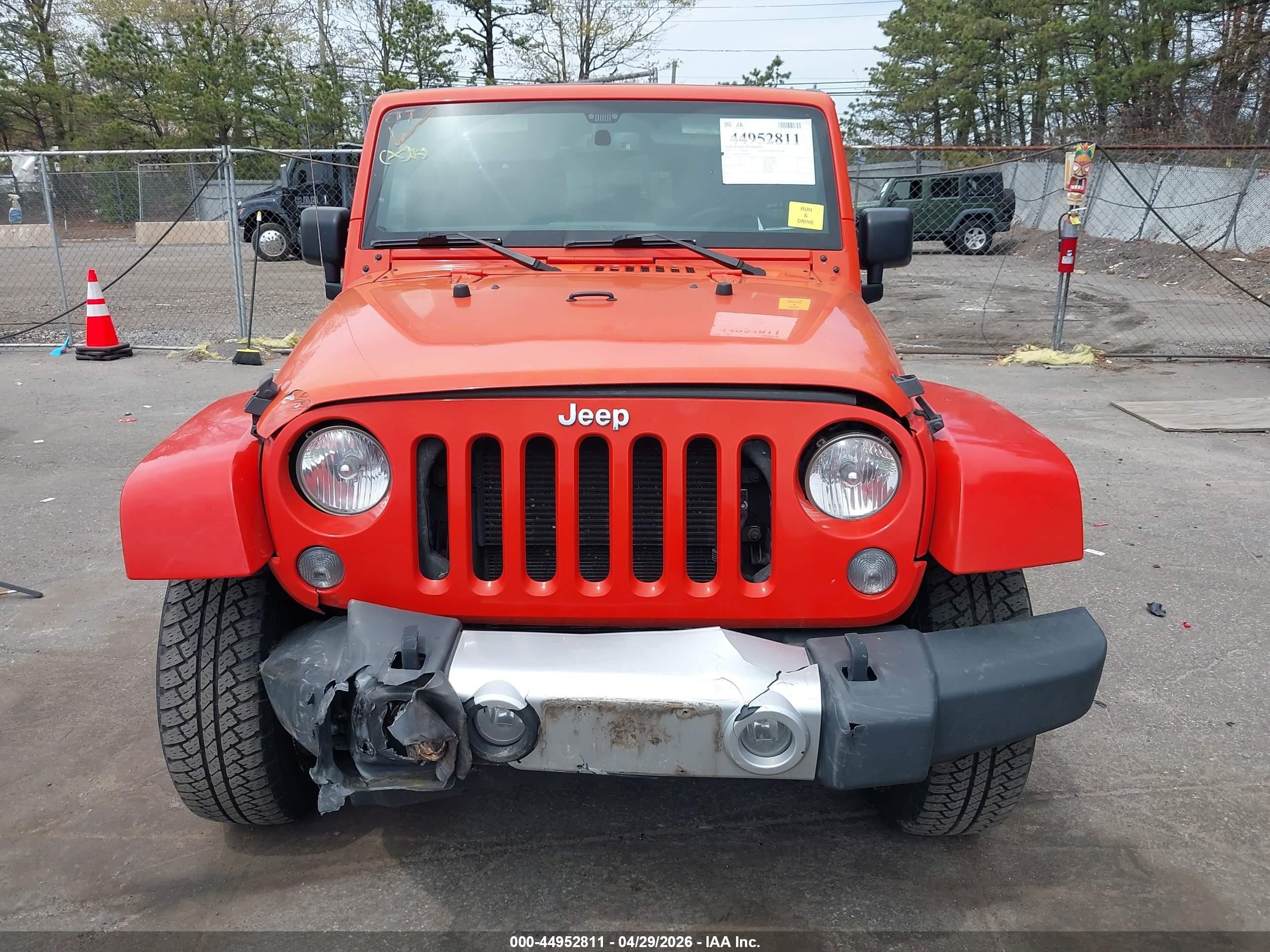 2015 Jeep Wrangler Unlimited Sahara Orange vin: 1C4BJWEG9FL604085