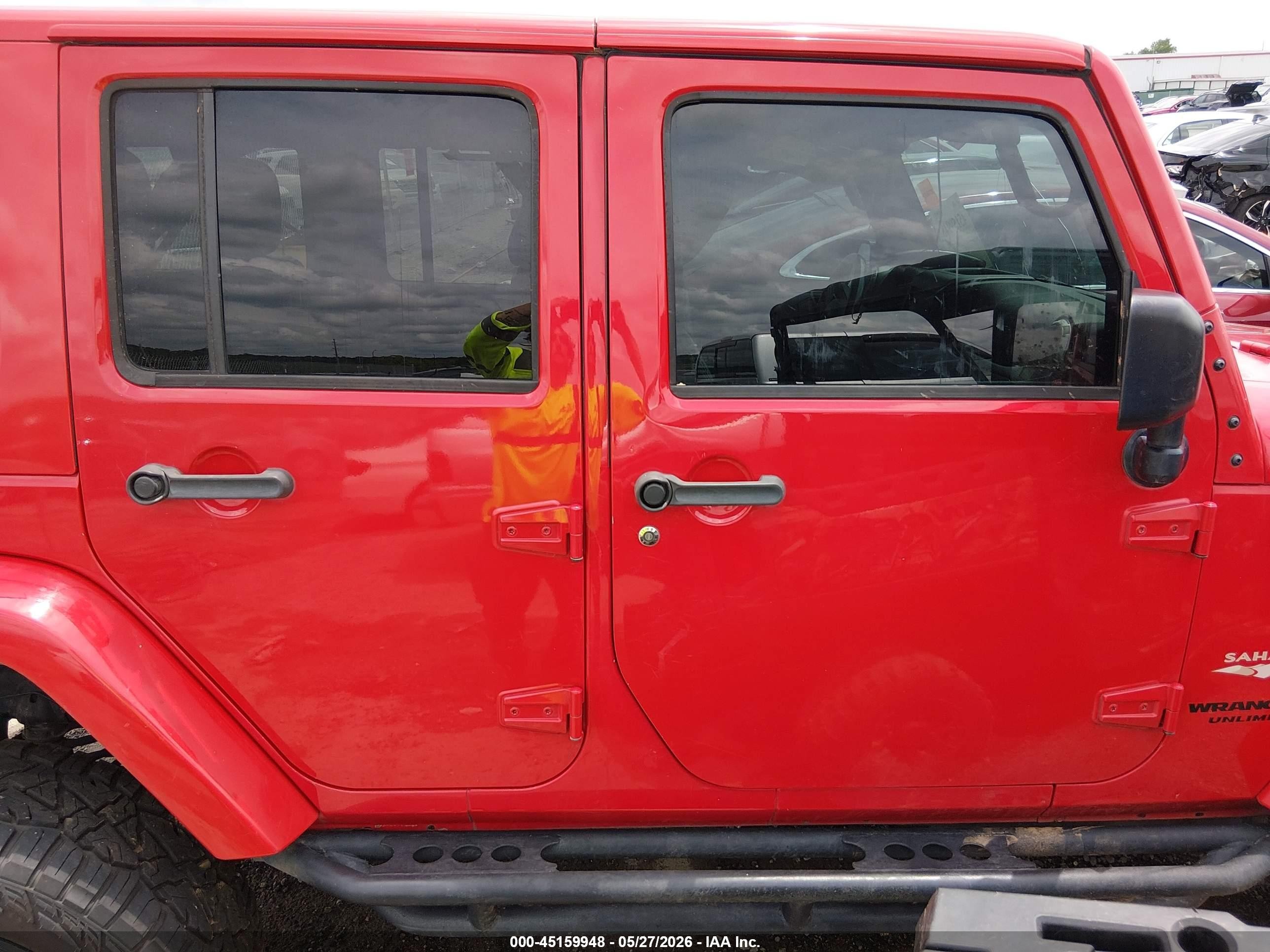 2015 Jeep Wrangler Unlimited Sahara Red vin: 1C4BJWEG9FL660575