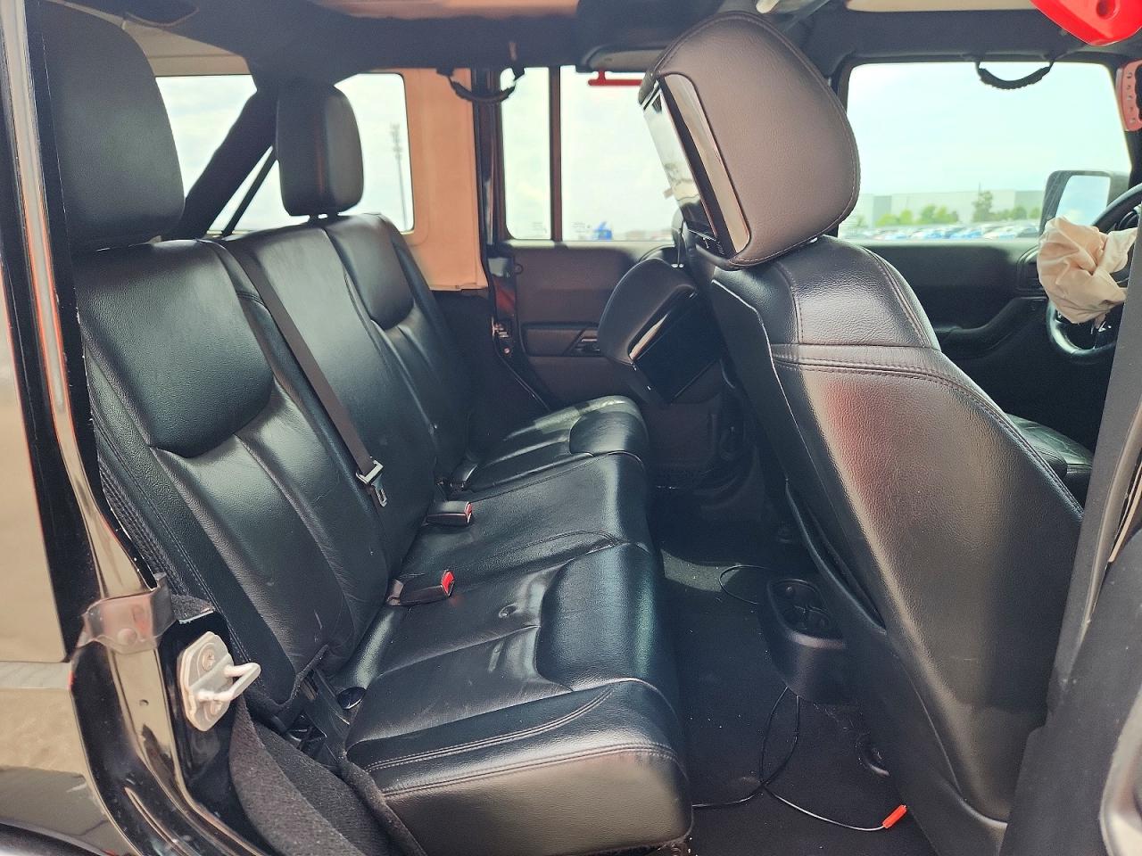 2015 Jeep Wrangler Unlimited Sahara Black vin: 1C4BJWEG9FL683984