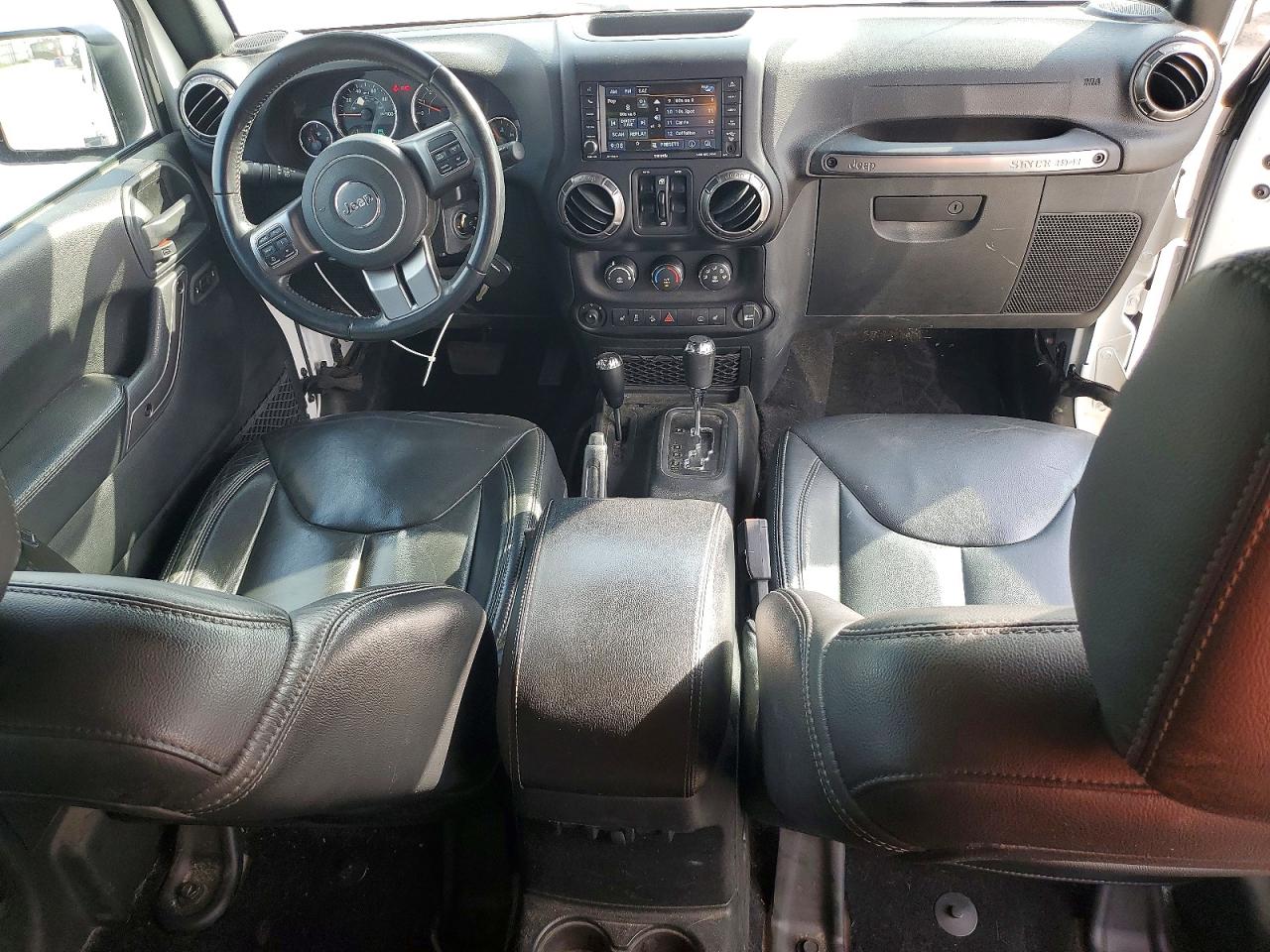 2018 Jeep Wrangler Unlimited Sahara White vin: 1C4BJWEG9JL852300