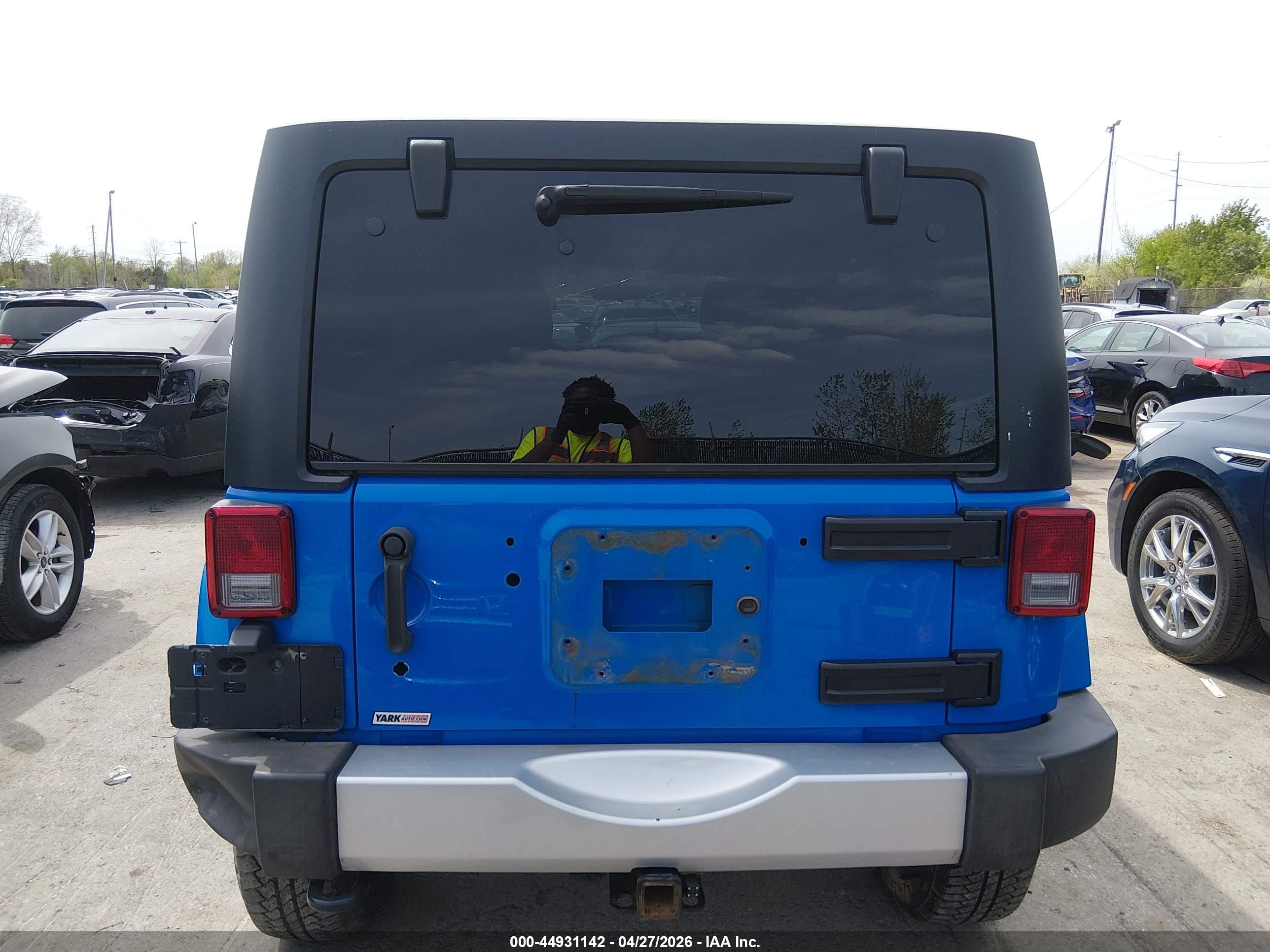 2012 Jeep Wrangler Unlimited Sahara Blue vin: 1C4BJWEGXCL142423
