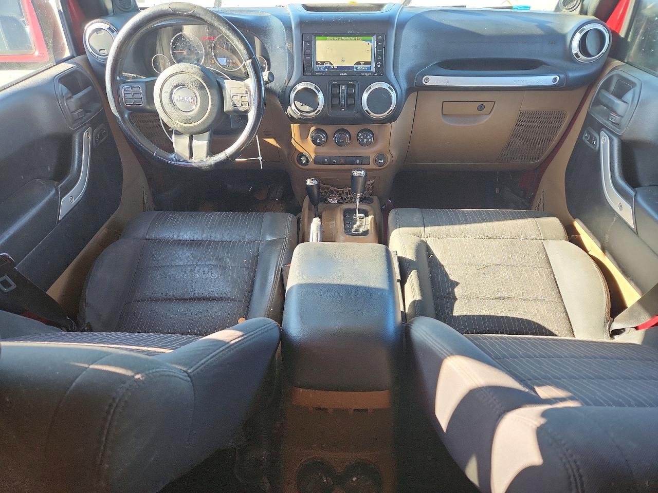 2012 Jeep Wrangler Unlimited Sahara Burgundy vin: 1C4BJWEGXCL173008