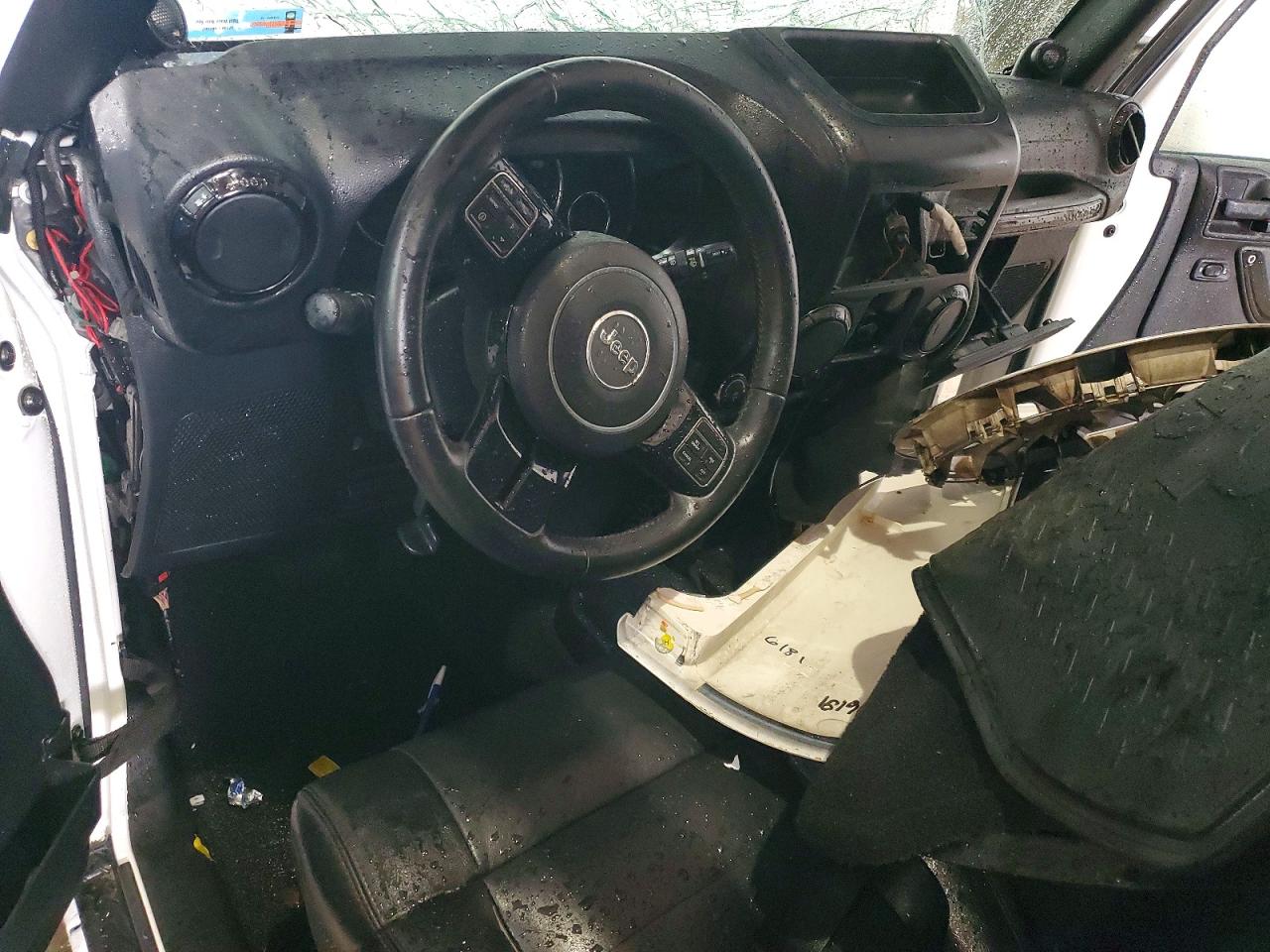 2012 Jeep Wrangler Unlimited Sahara White vin: 1C4BJWEGXCL271343