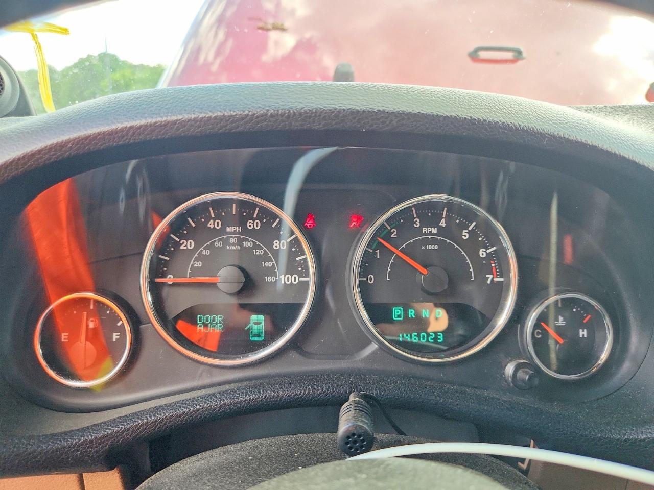 2013 Jeep Wrangler Unlimited Sahara Red vin: 1C4BJWEGXDL562894