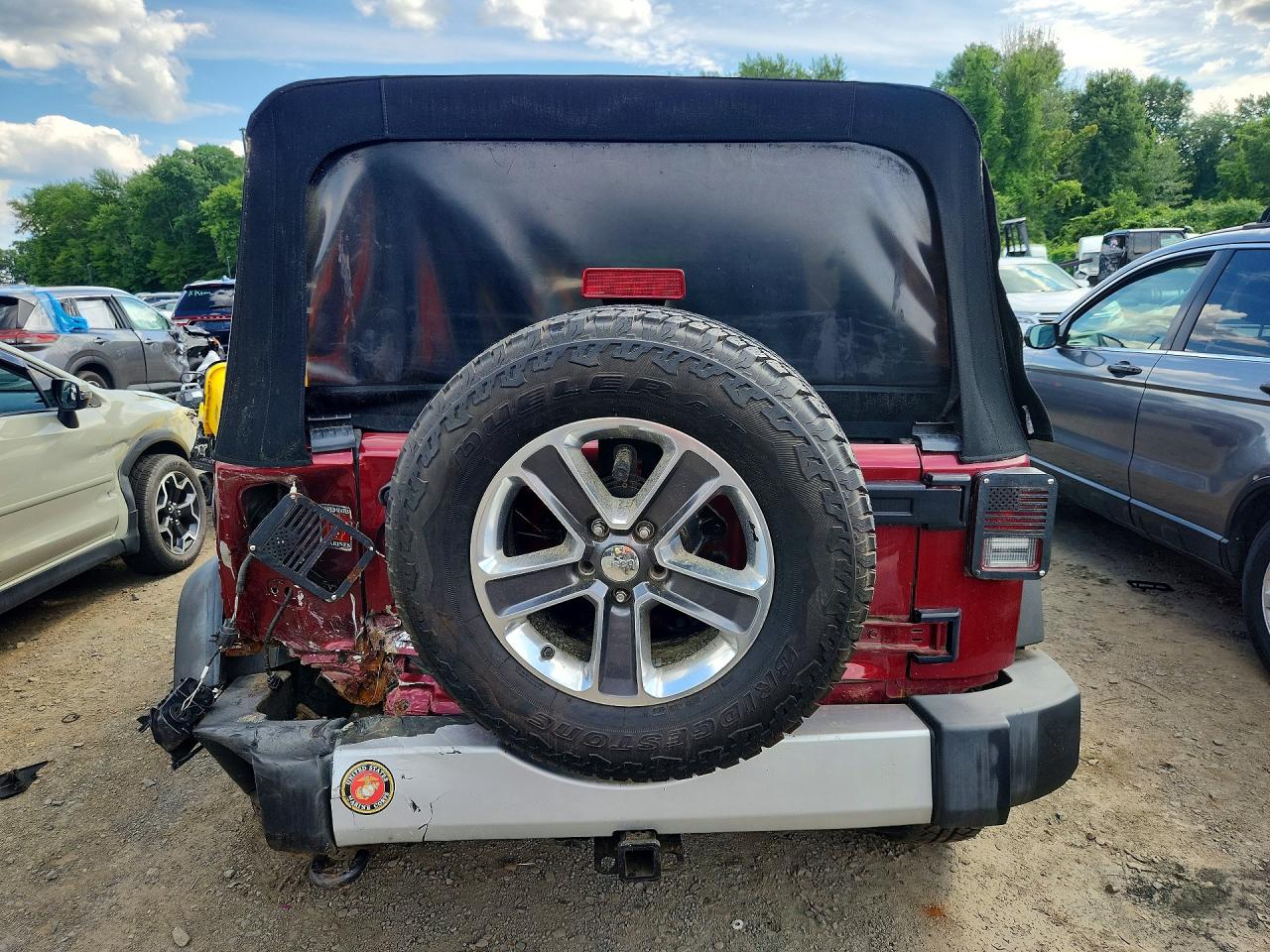 2013 Jeep Wrangler Unlimited Sahara Red vin: 1C4BJWEGXDL562894