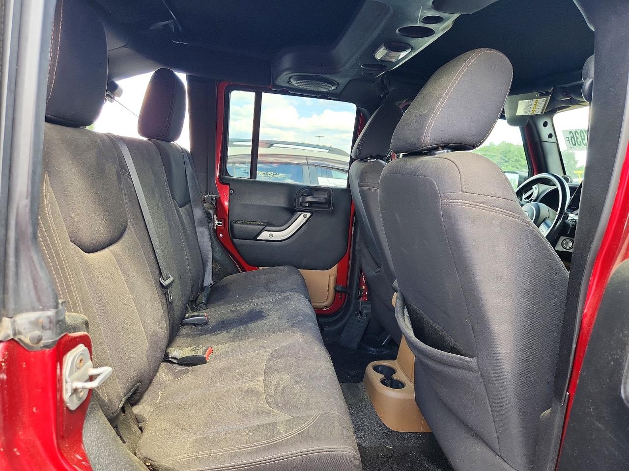 2013 Jeep Wrangler Unlimited Sahara Red vin: 1C4BJWEGXDL562894