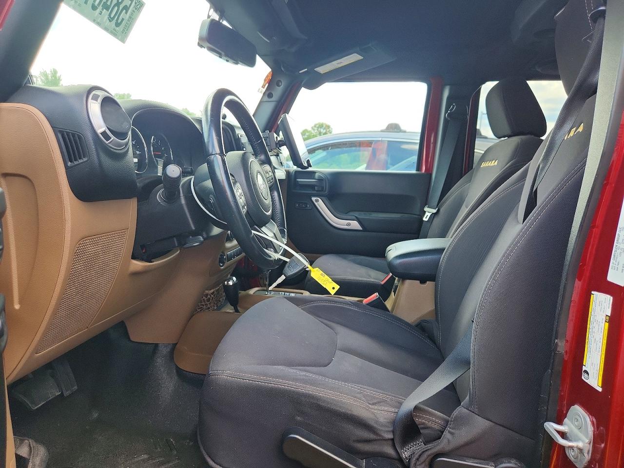 2013 Jeep Wrangler Unlimited Sahara Red vin: 1C4BJWEGXDL562894