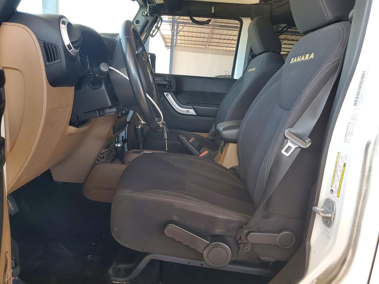 2013 Jeep Wrangler Unlimited Sahara White vin: 1C4BJWEGXDL567285