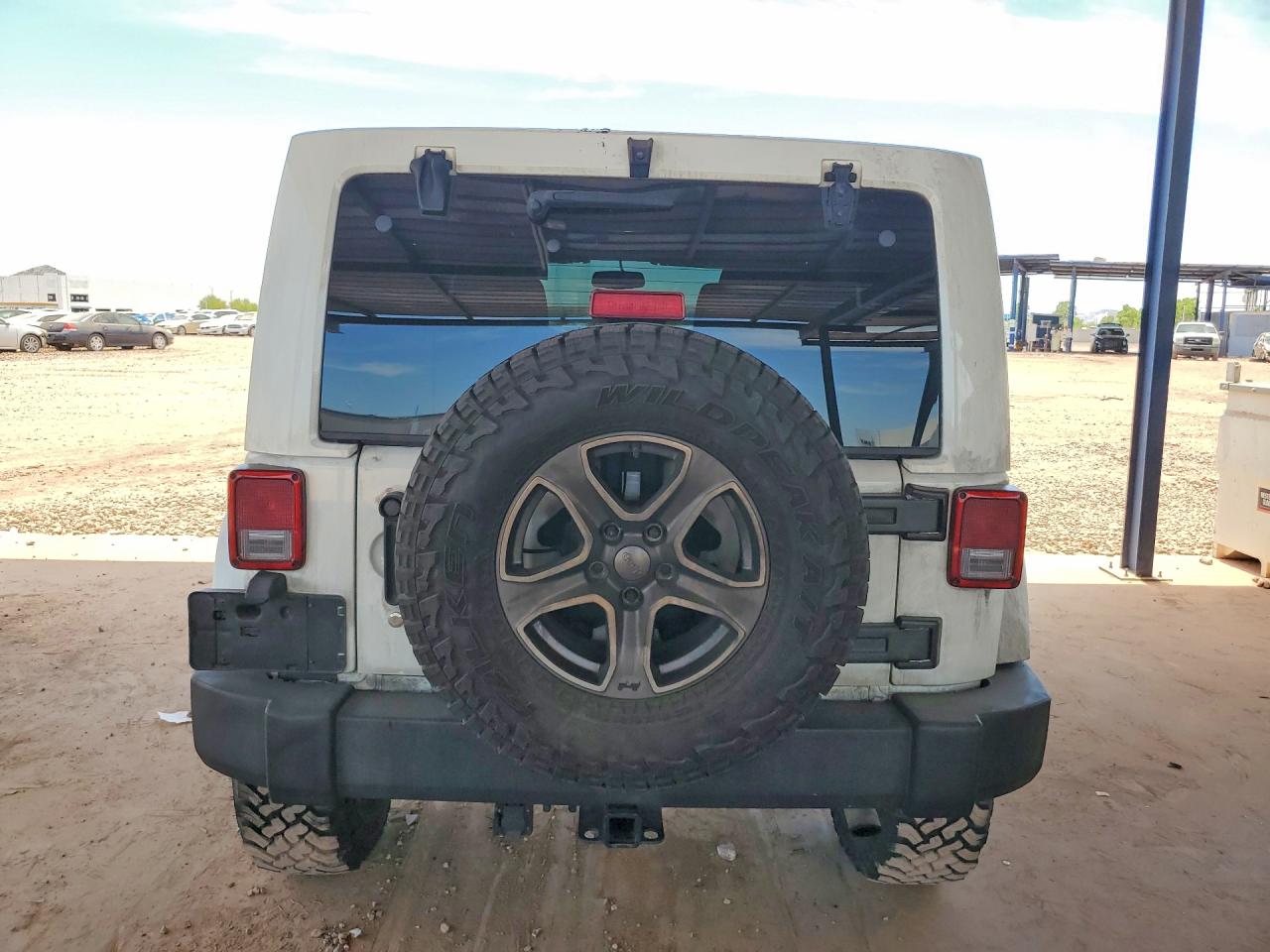 2013 Jeep Wrangler Unlimited Sahara White vin: 1C4BJWEGXDL567285