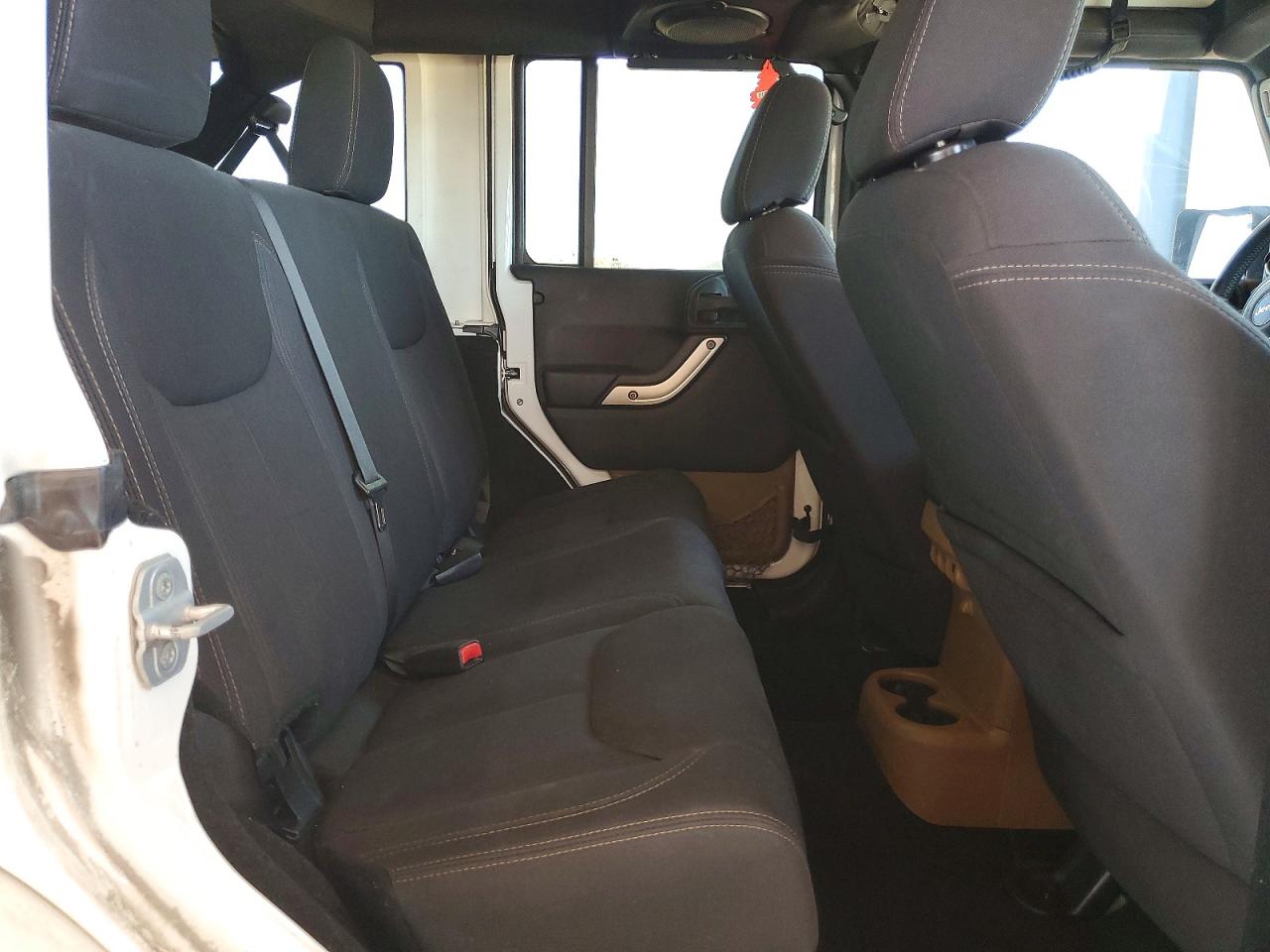 2013 Jeep Wrangler Unlimited Sahara White vin: 1C4BJWEGXDL567285