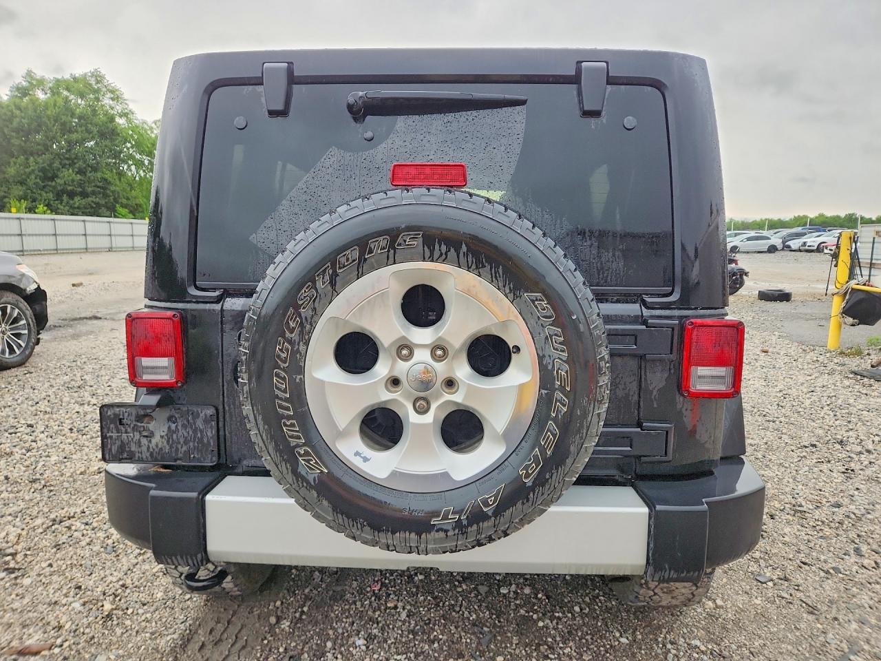 2014 Jeep Wrangler Unlimited Sahara Black vin: 1C4BJWEGXEL141467