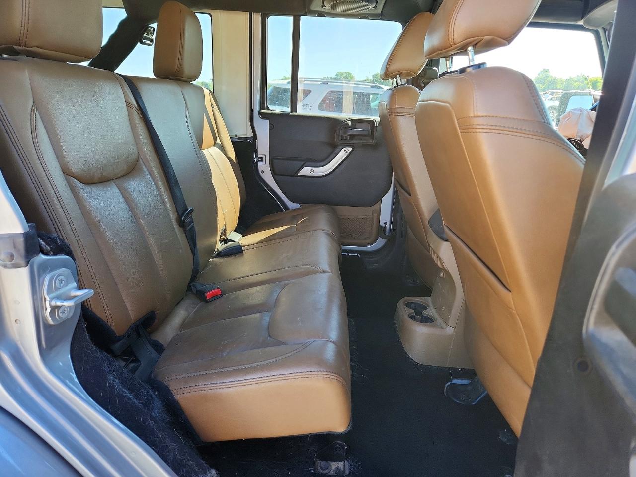 2014 Jeep Wrangler Unlimited Sahara Серебряный vin: 1C4BJWEGXEL173710