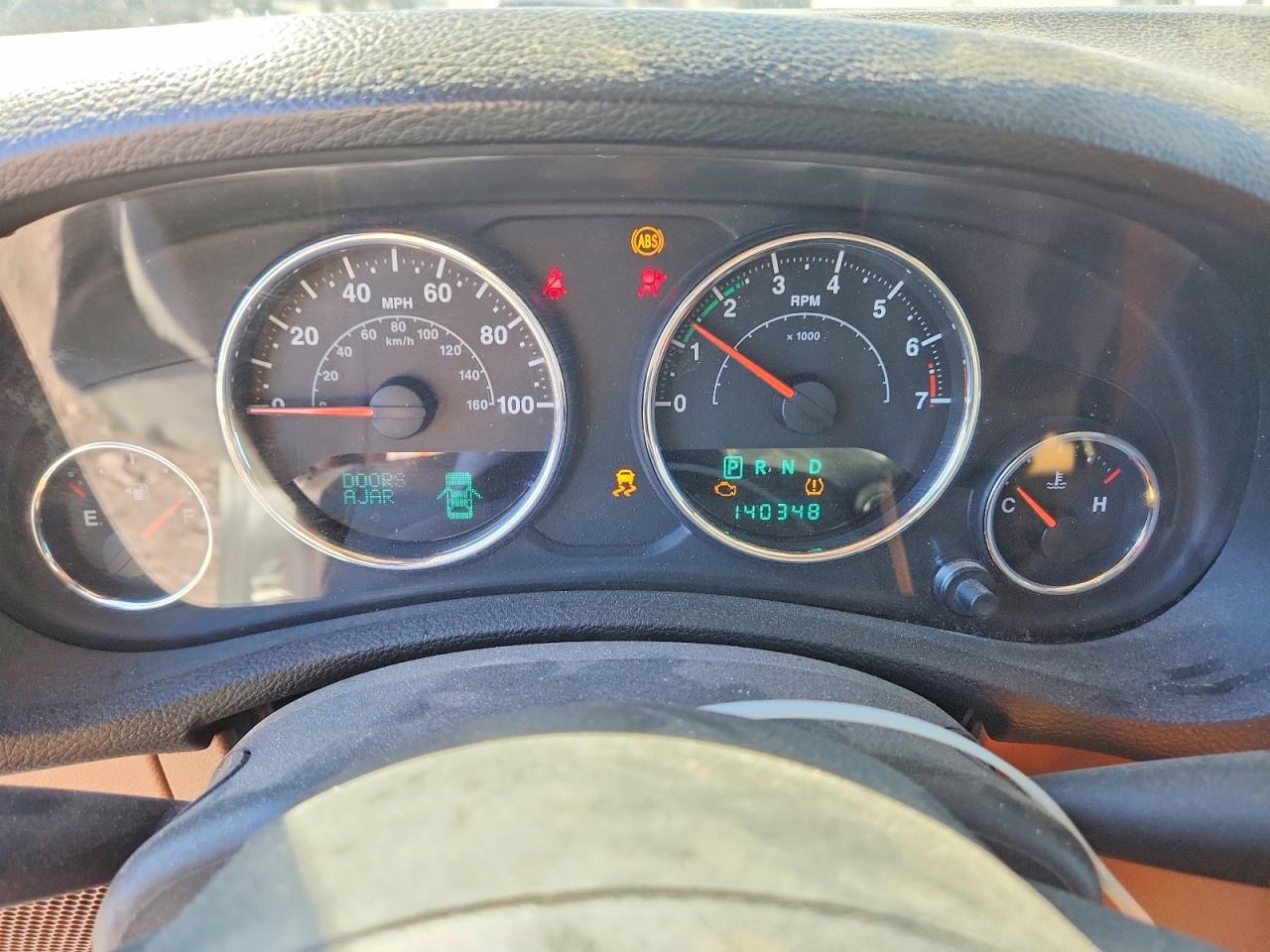 2014 Jeep Wrangler Unlimited Sahara Серебряный vin: 1C4BJWEGXEL173710