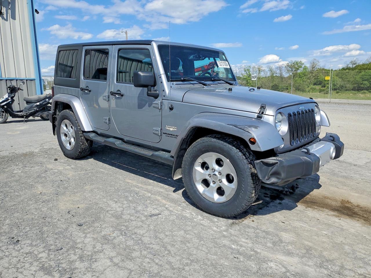 2014 Jeep Wrangler Unlimited Sahara Silver vin: 1C4BJWEGXEL203451