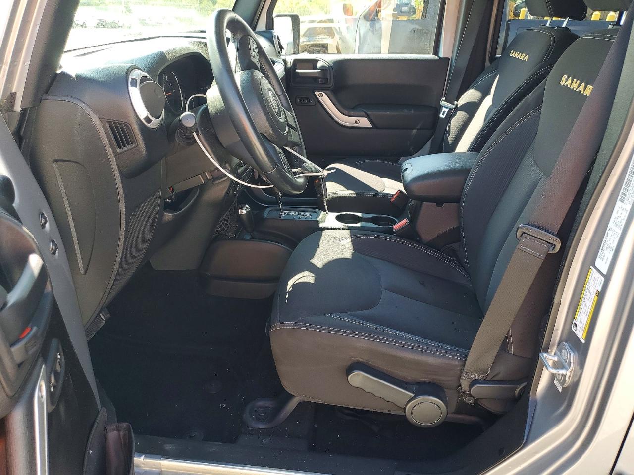 2014 Jeep Wrangler Unlimited Sahara Silver vin: 1C4BJWEGXEL203451