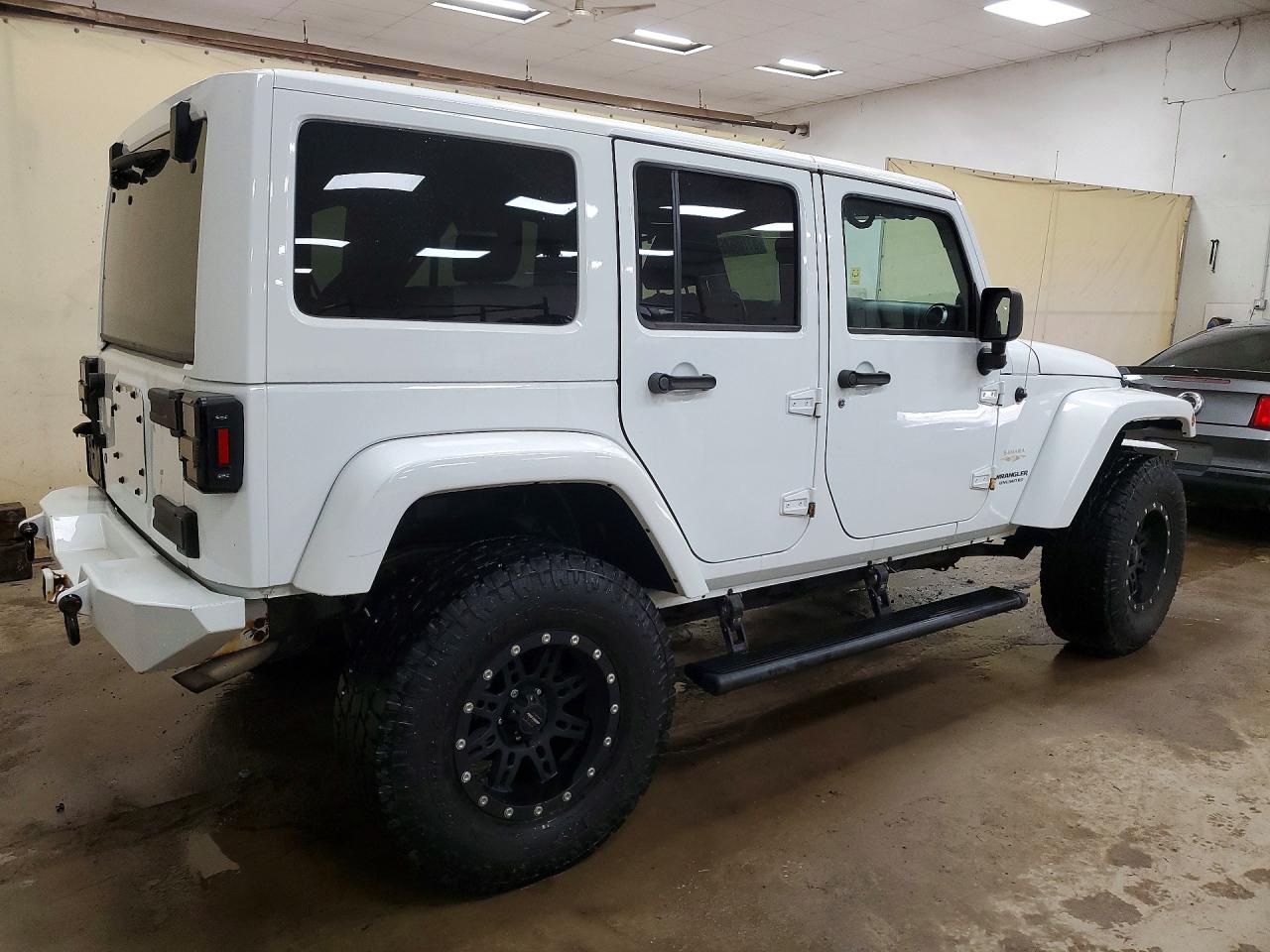2014 Jeep Wrangler Unlimited Sahara White vin: 1C4BJWEGXEL258255